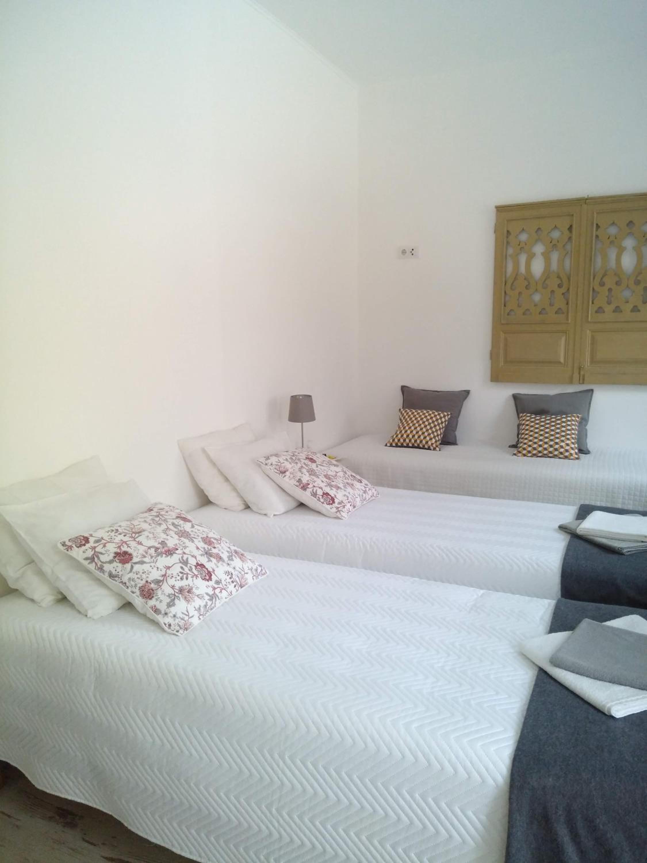 Large Double or Twin Room - Photo 3