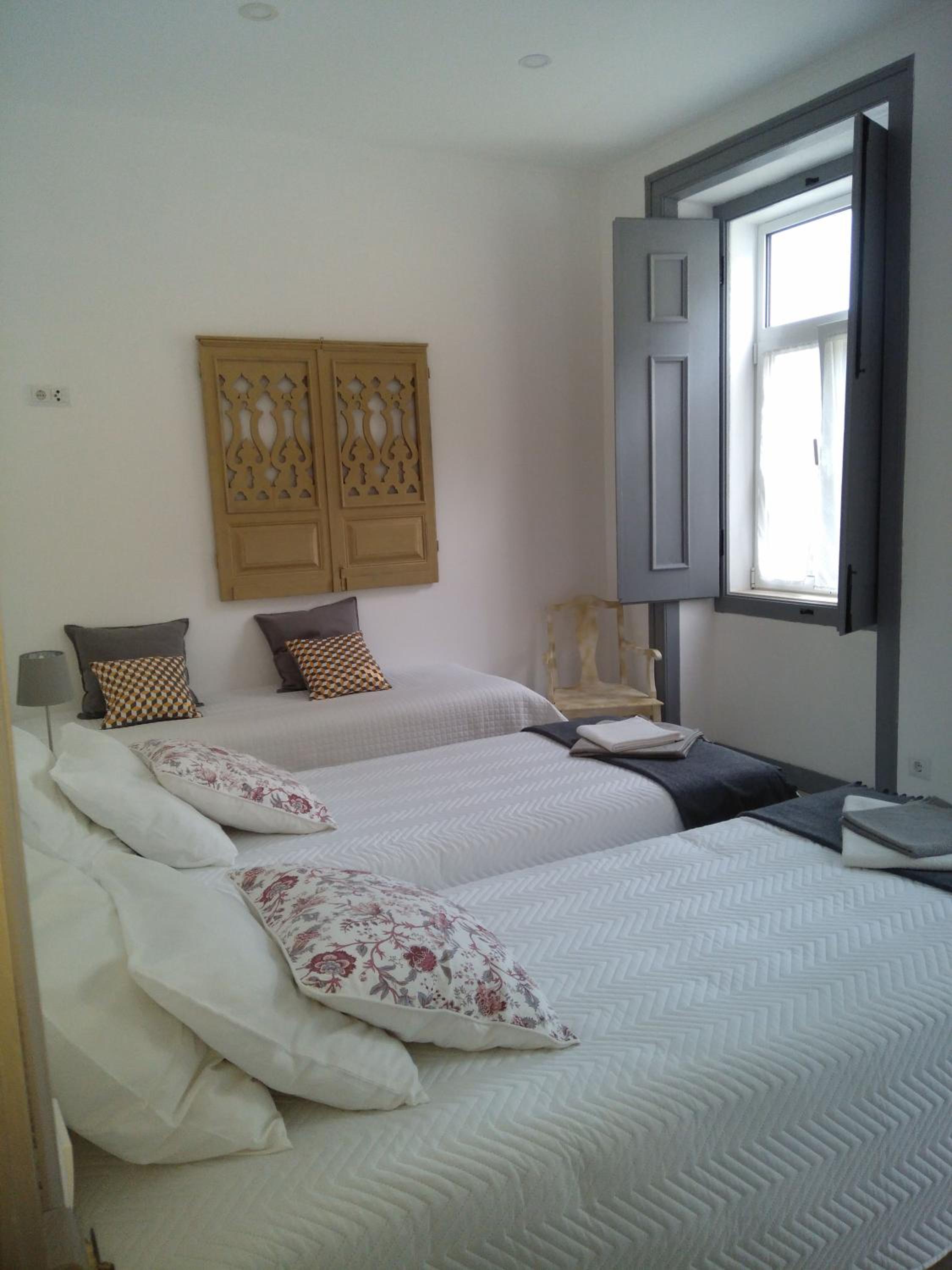 Large Double or Twin Room - Photo 2