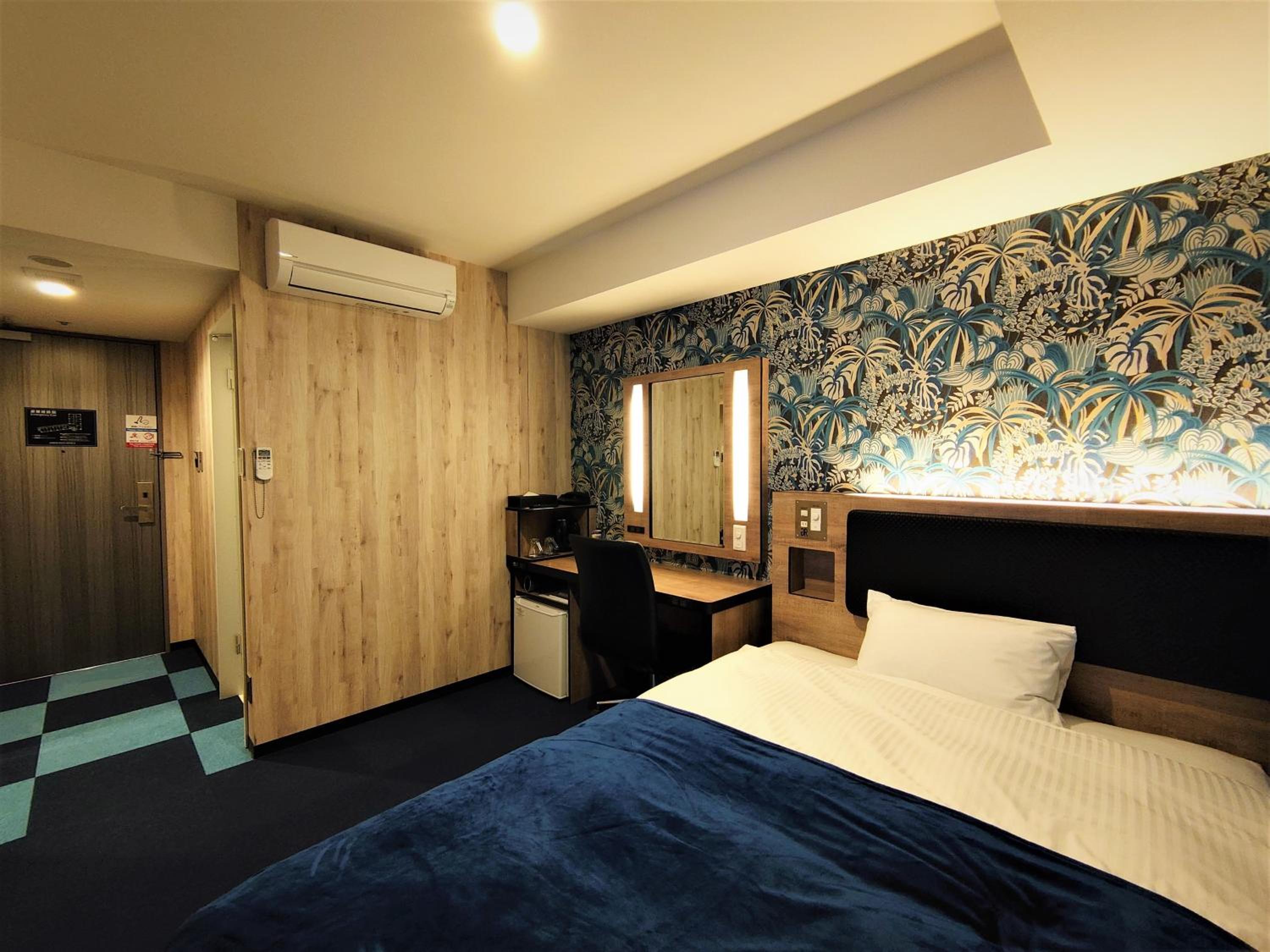 Double Room - Non-Smoking  - Photo 18