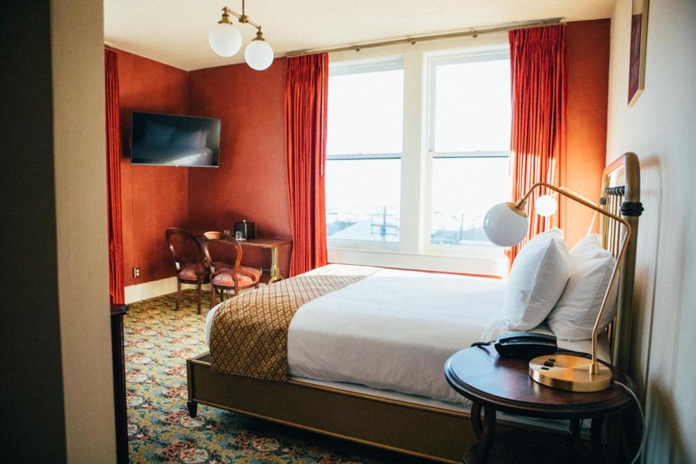 Queen Room - Photo 6