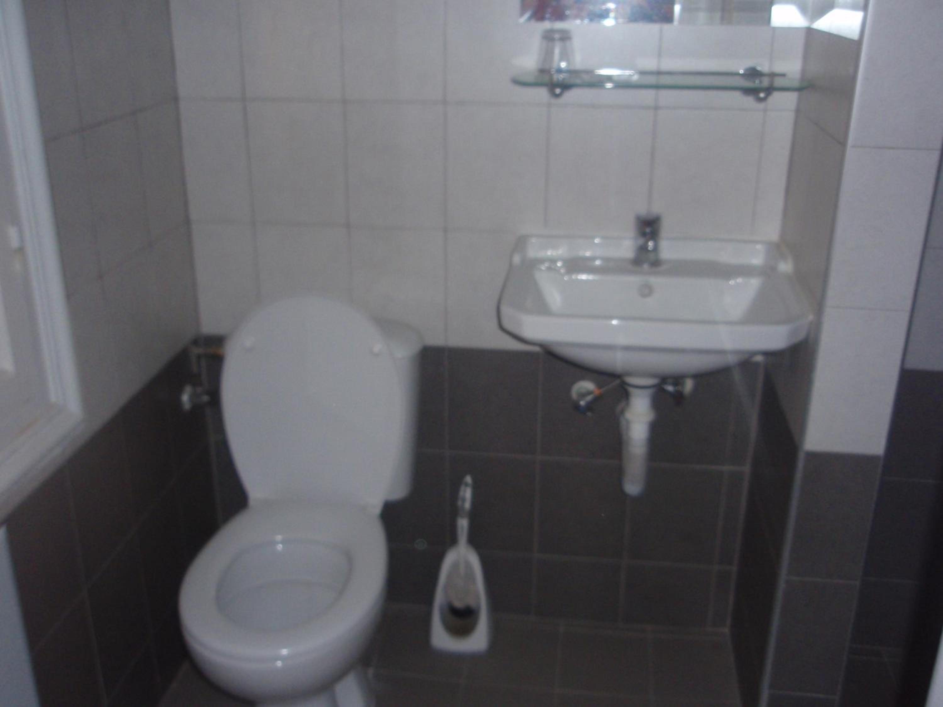 Double or Twin Room - Photo 7