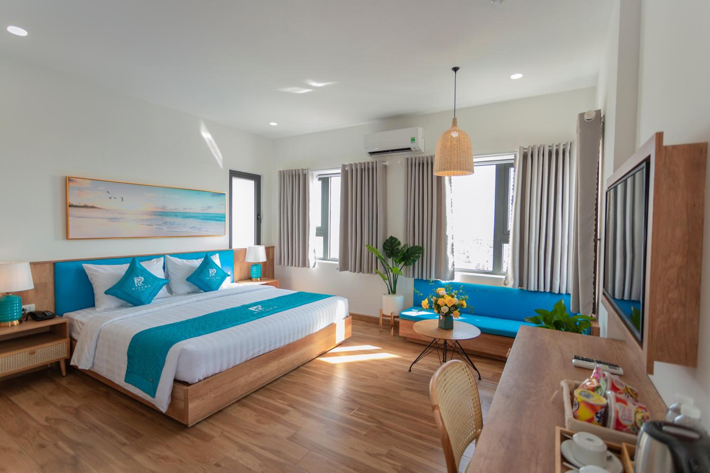 Deluxe Double Room (2 Adults + 1 Child) photo 1