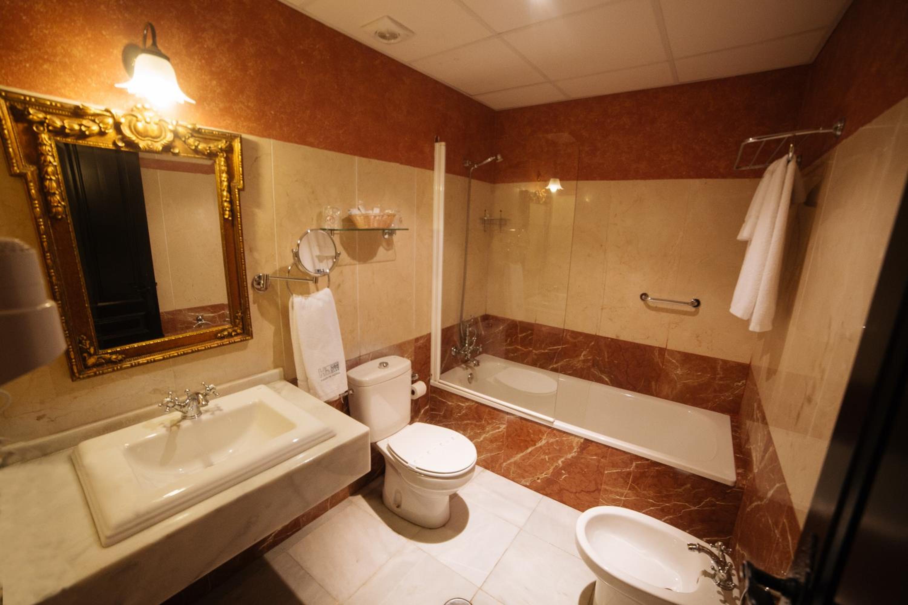 Double Room with Extra Bed - Photo 3