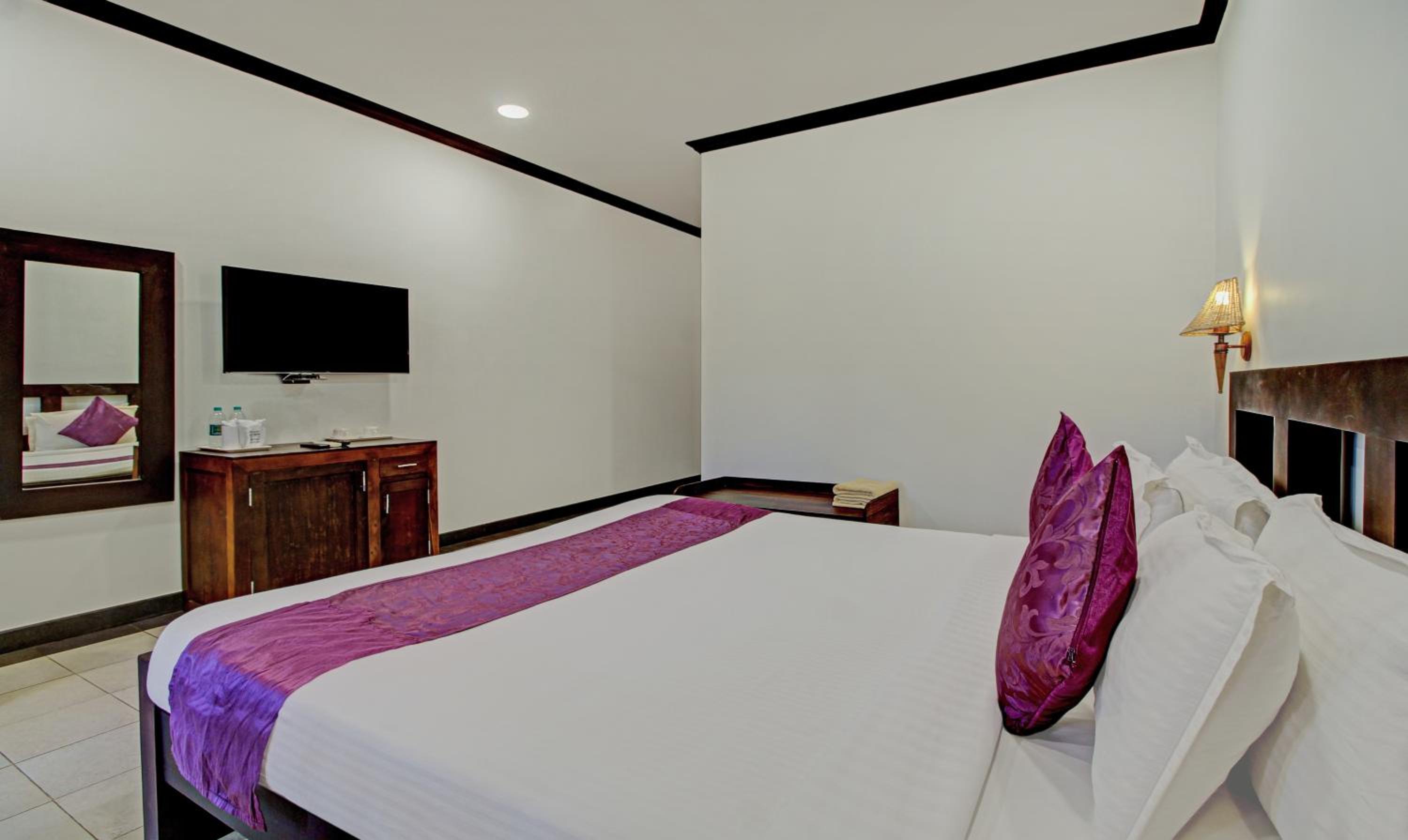 Standard Double Room - Photo 8