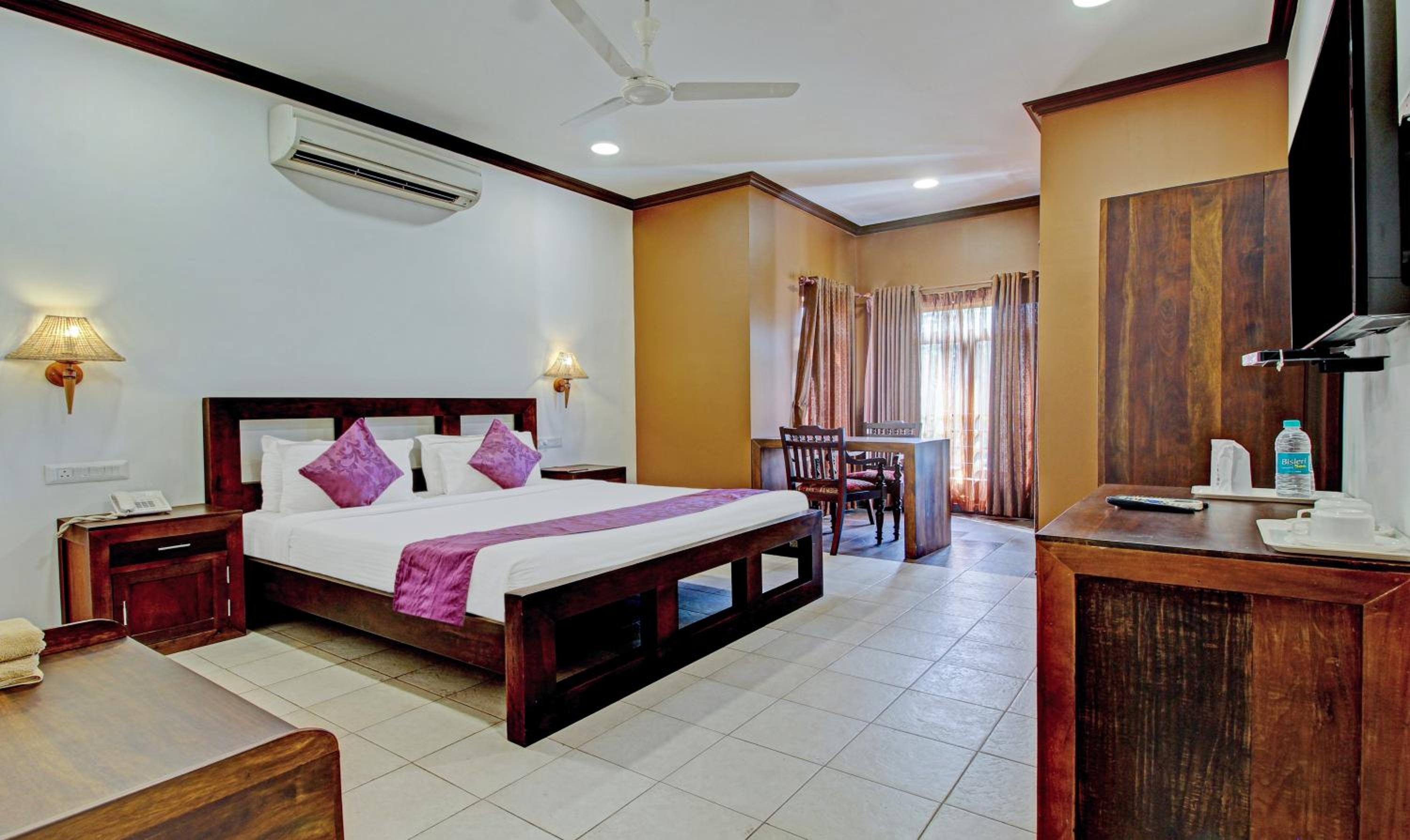 Standard Double Room - Photo 2
