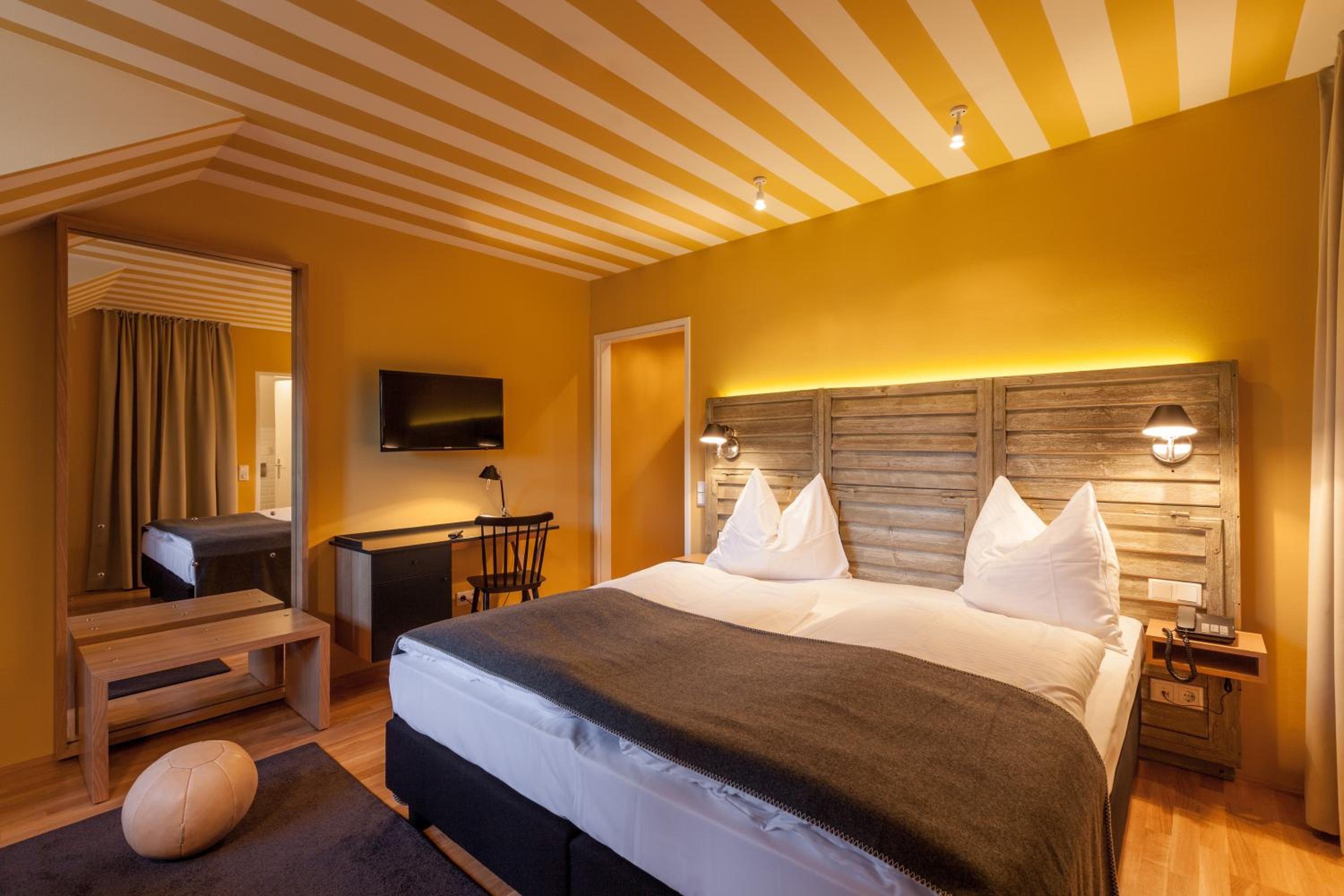 Standard Double Room - Meierhof Building - Photo 7