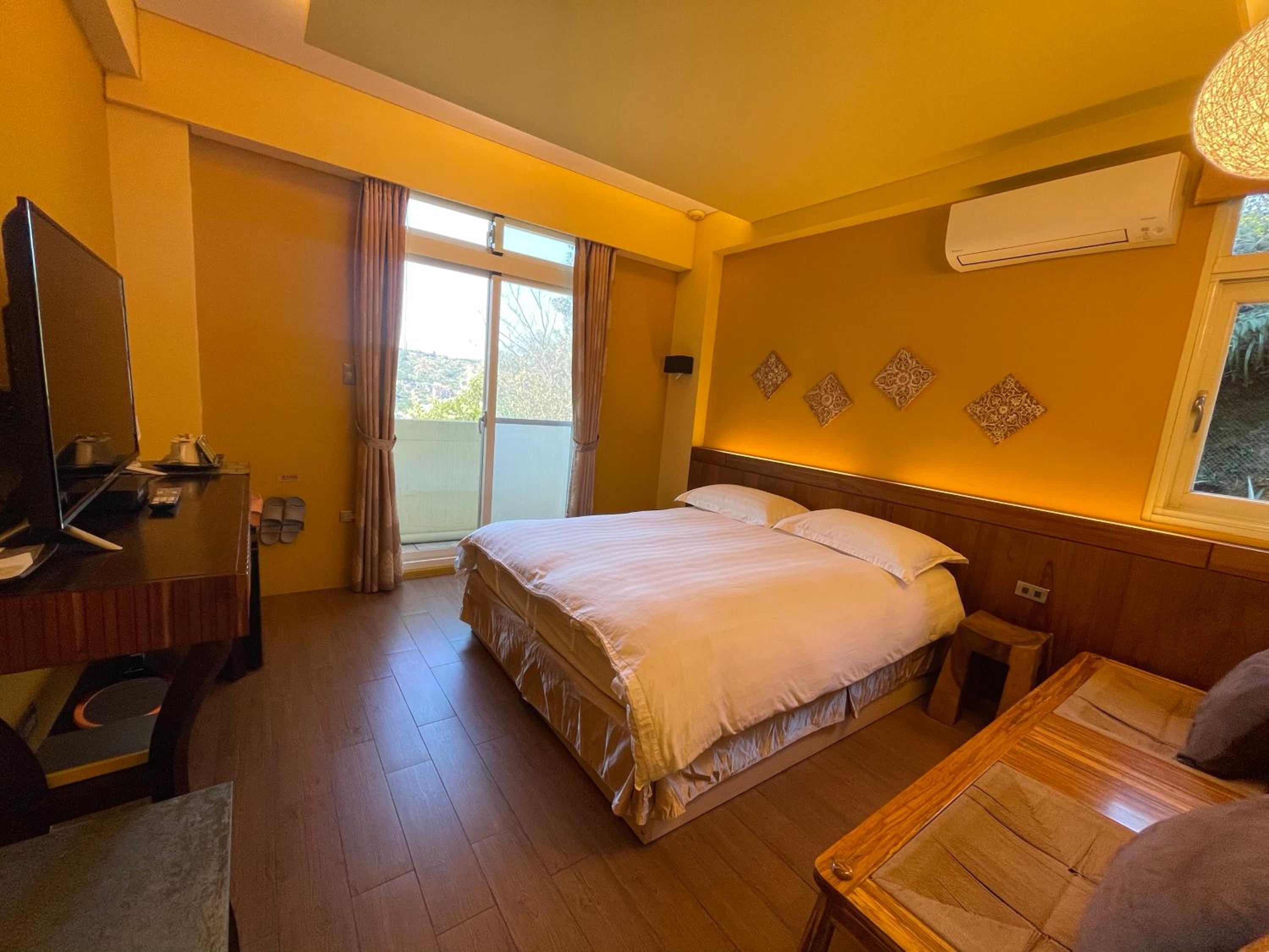 Double Room with Mountain View - B photo 3