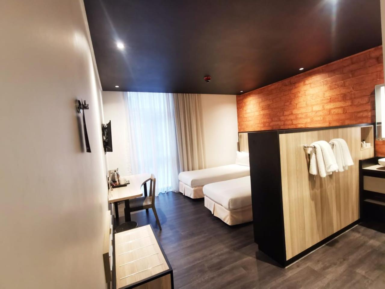 Standard Twin Room photo 2