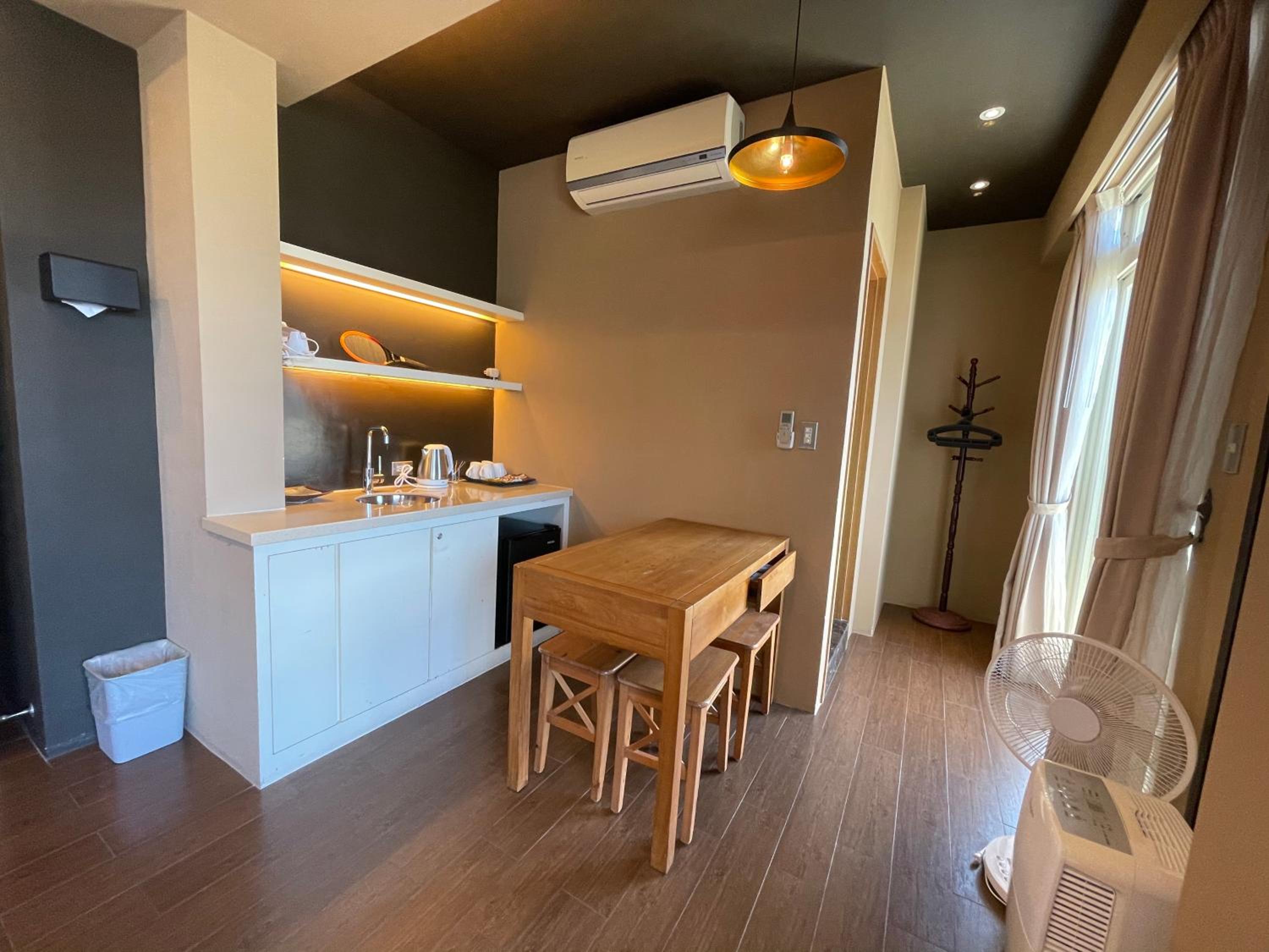 Quadruple Room with Mountain View -A photo 2