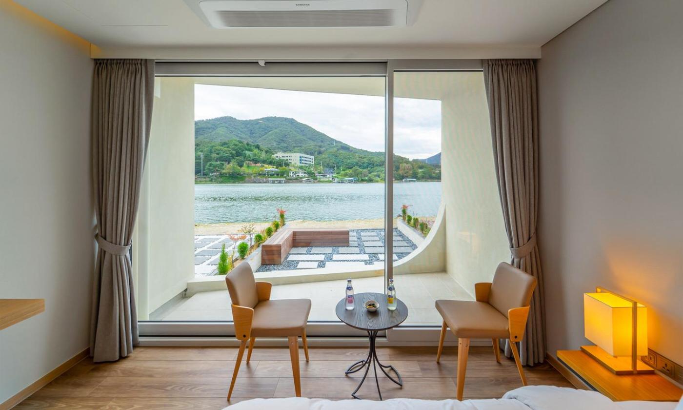 Garden Terrace Double Room With Lake View photo 3