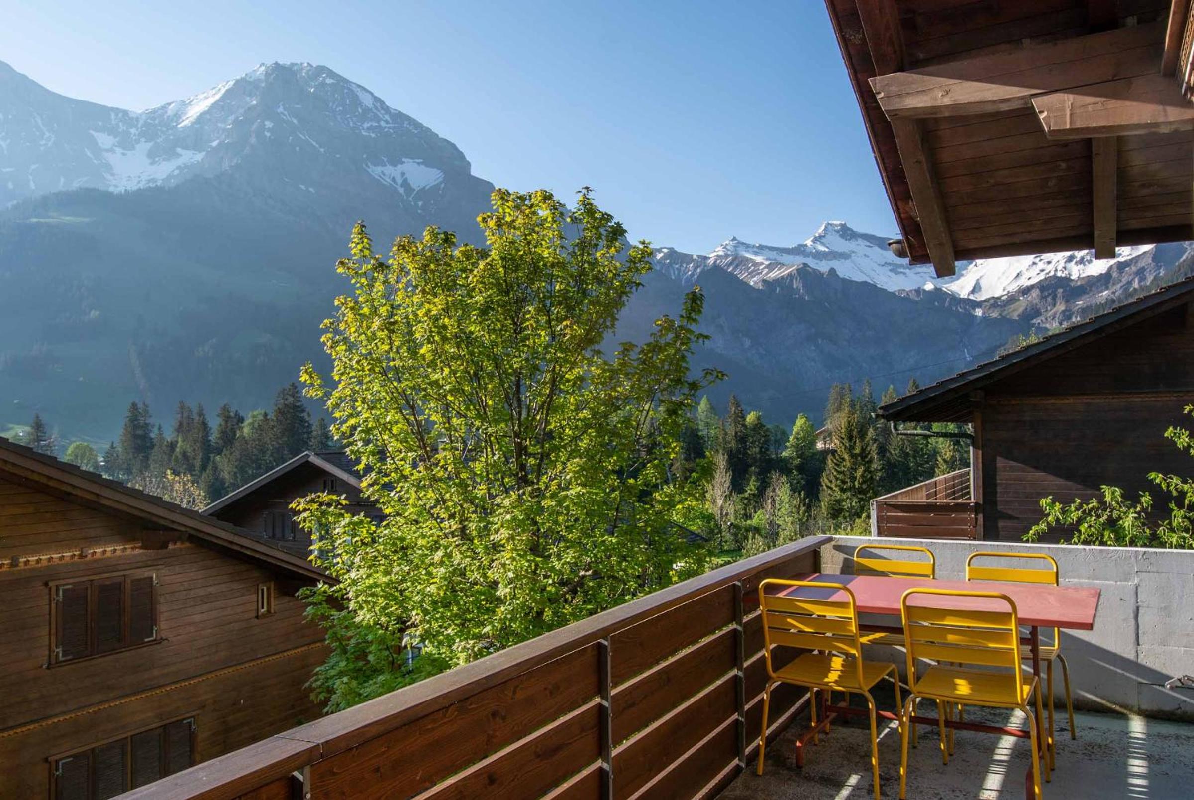 Apartment with Mountain View photo 2