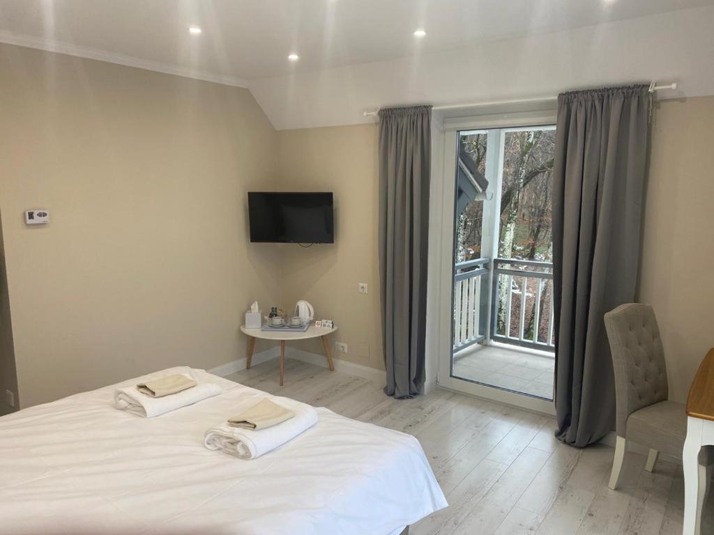 Deluxe Double Room with Bath photo 2