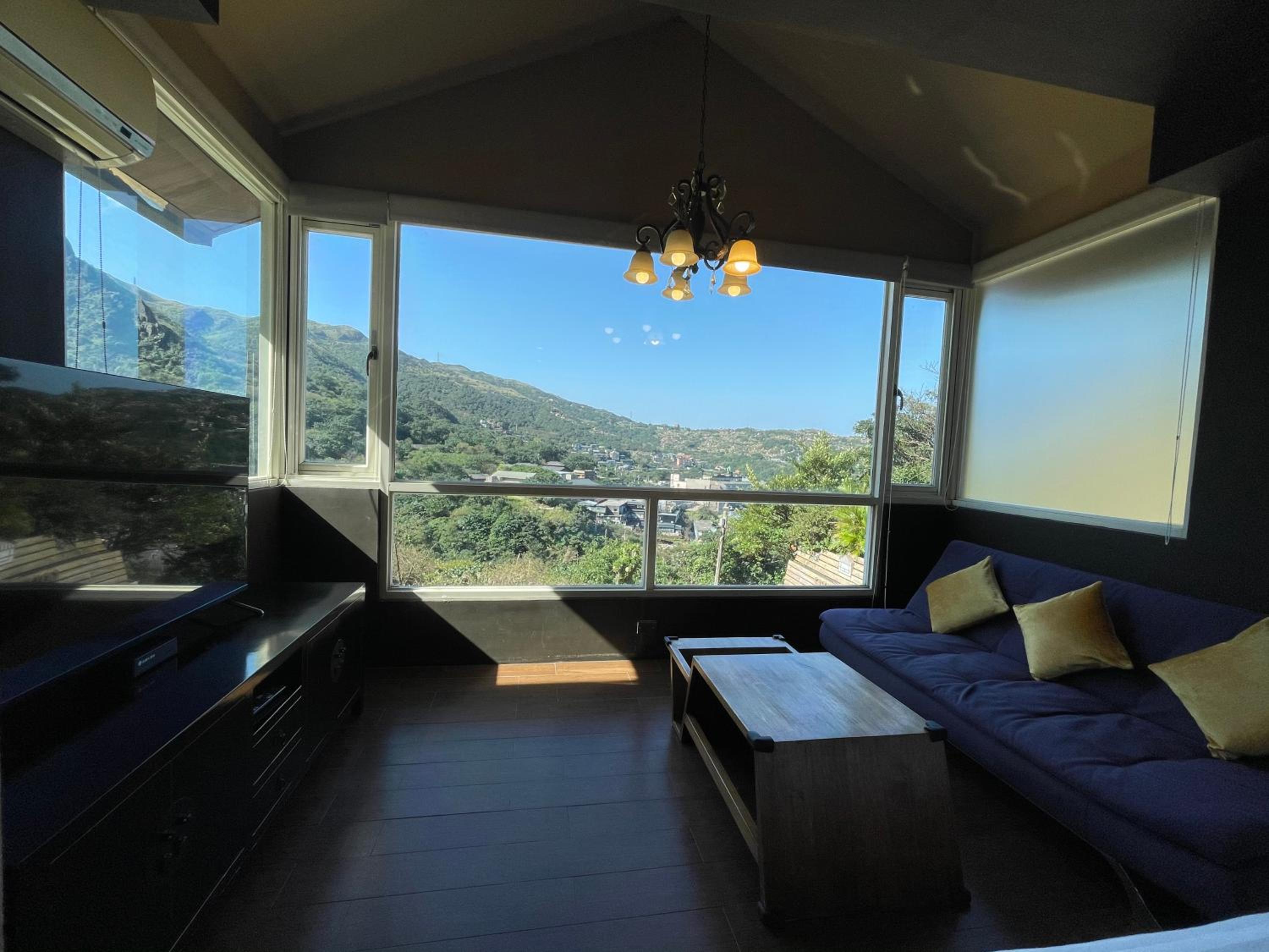 Quadruple Room with Mountain View -A photo 3