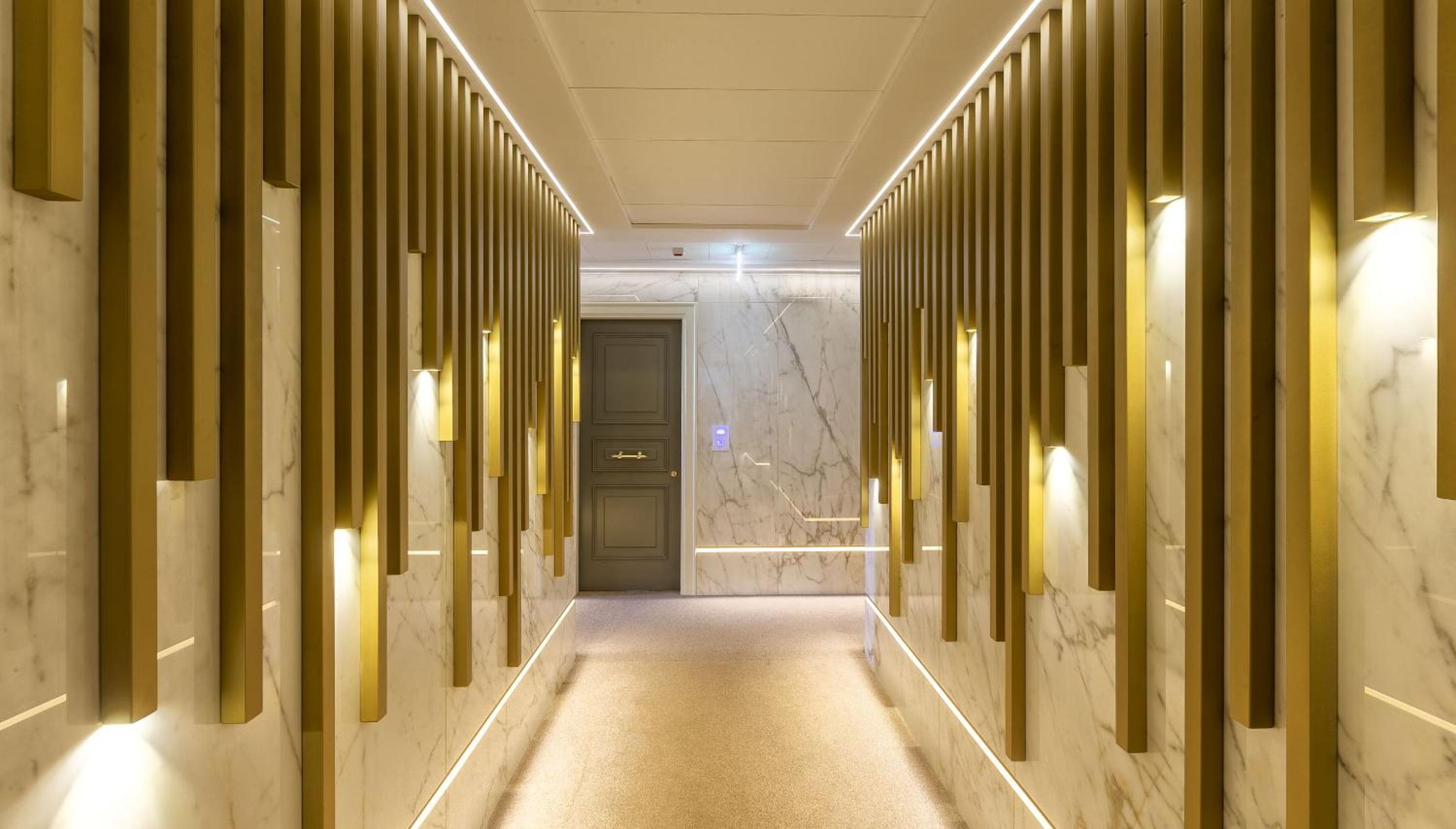 Queen Room with Sea View - Photo 5