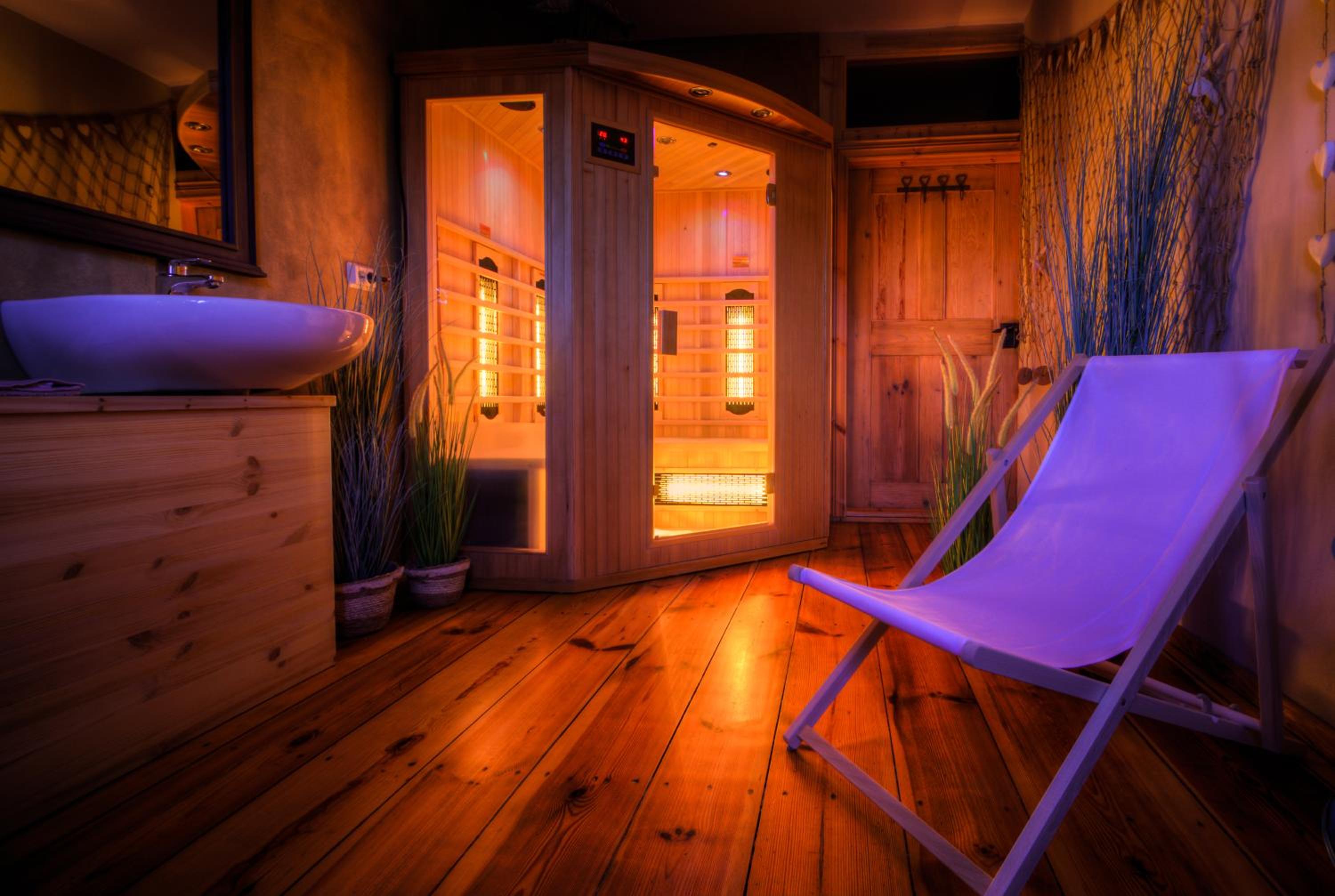 Double Room - Photo 16