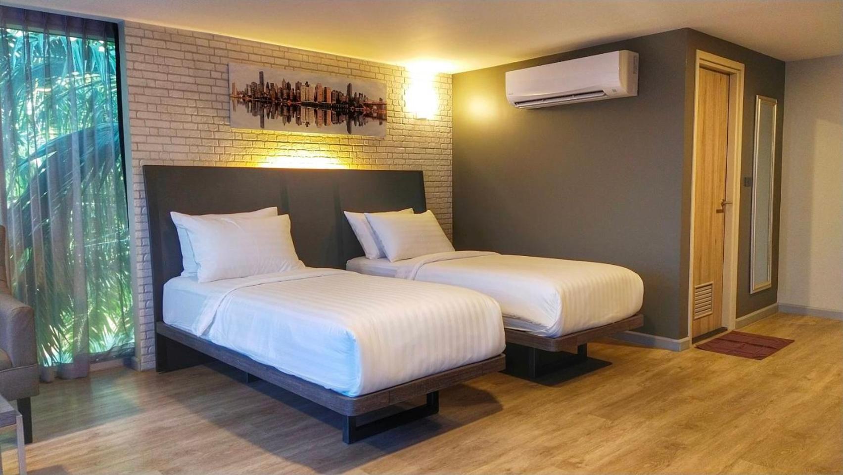Deluxe Twin Room photo 2