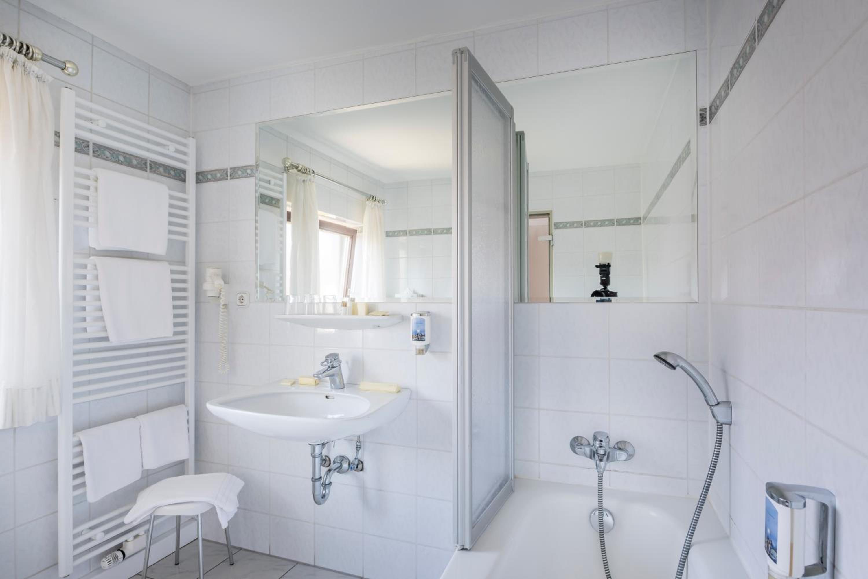 Standard Double Room - Photo 4