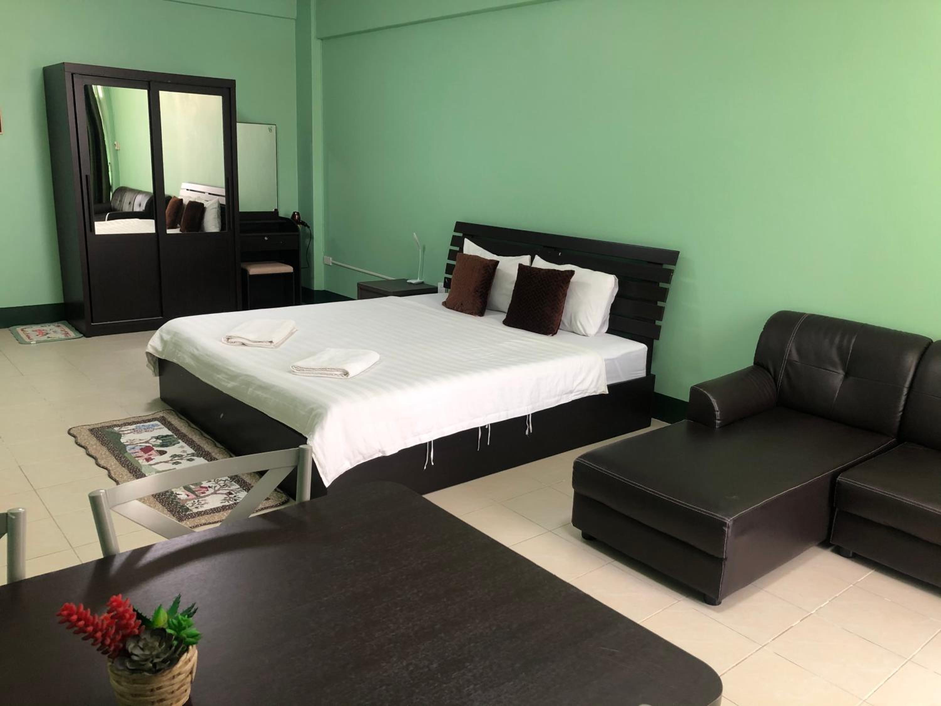 Queen Room with Balcony photo 3