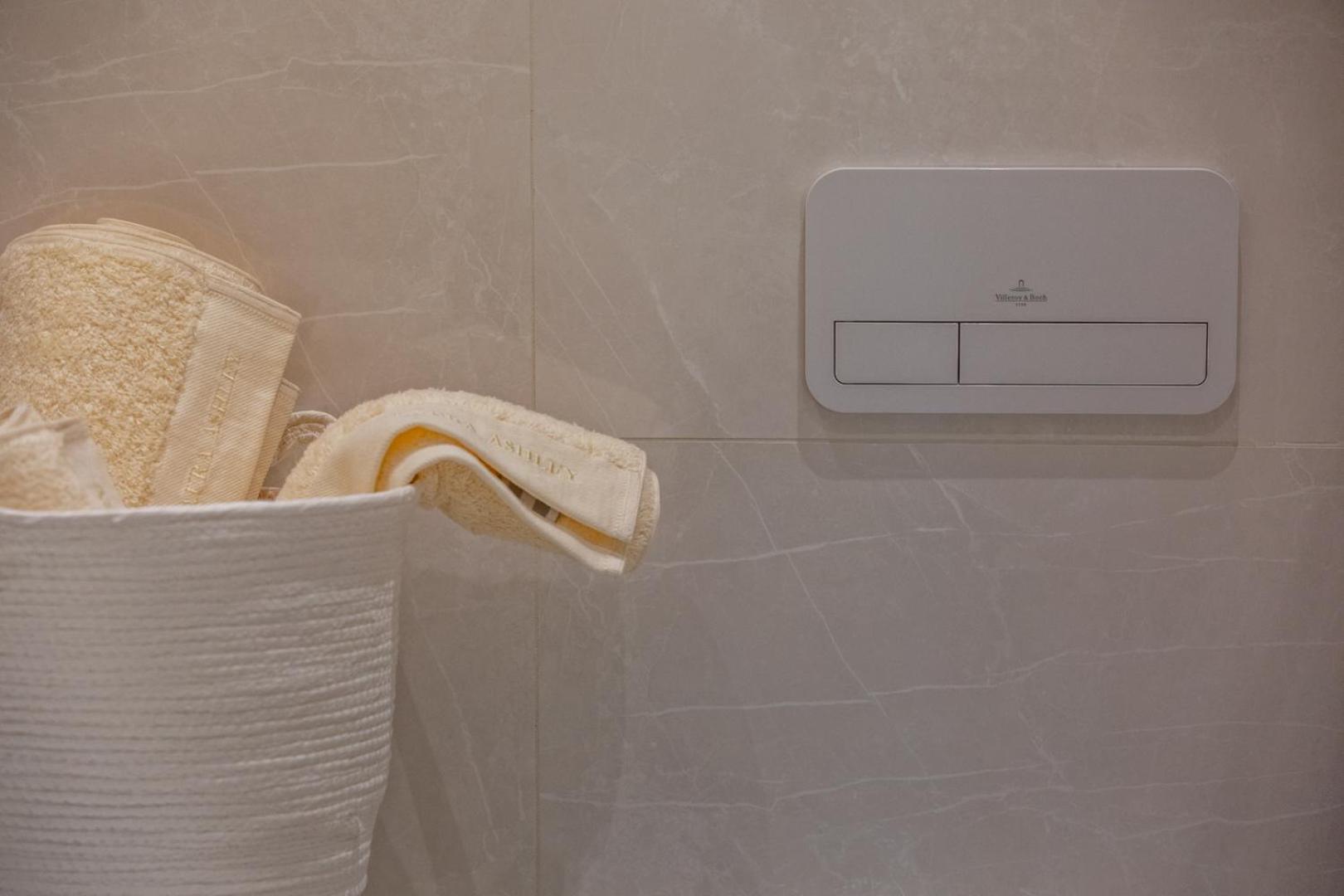 Deluxe Suite - Photo 12