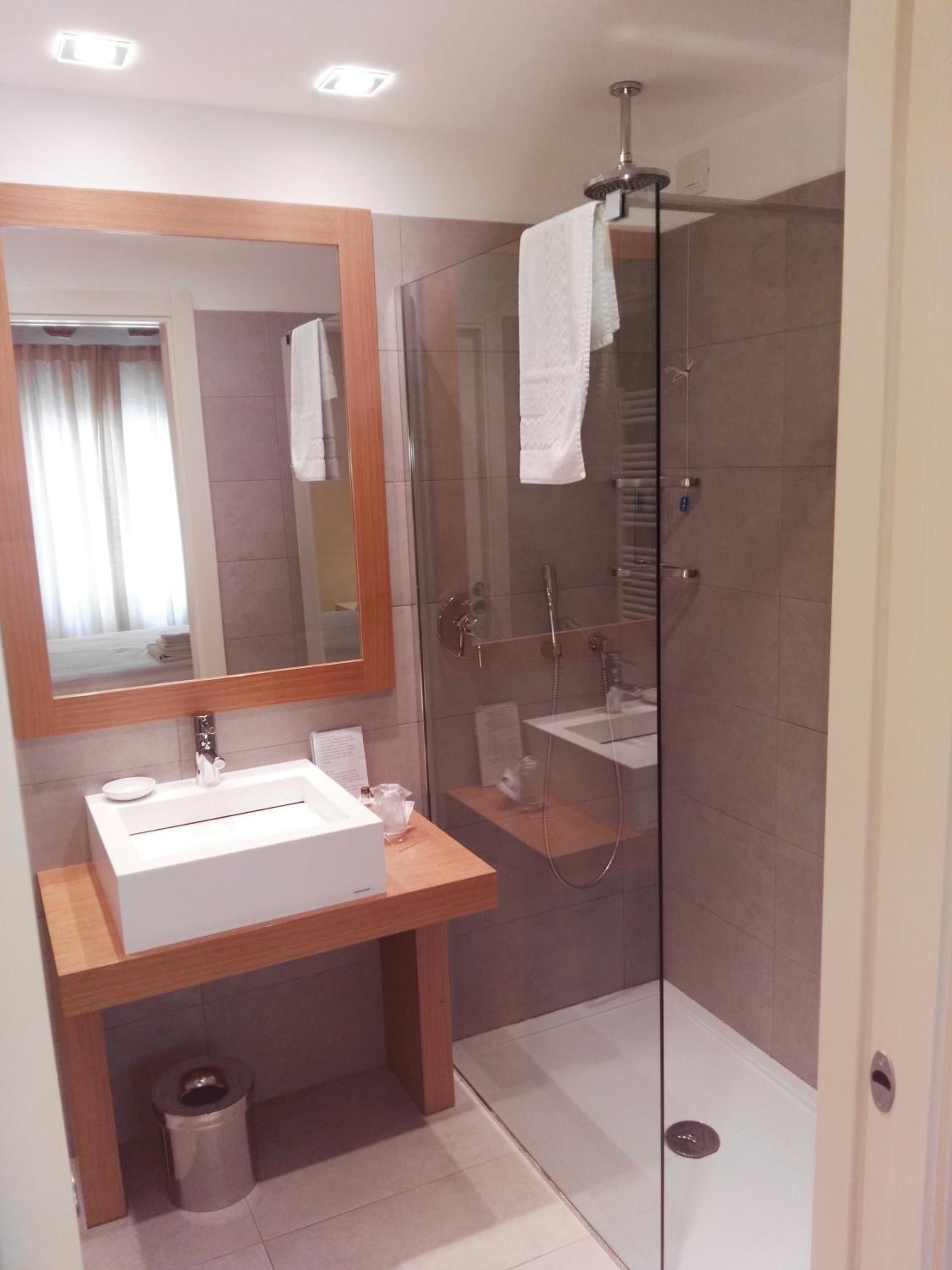 Single Room photo 2