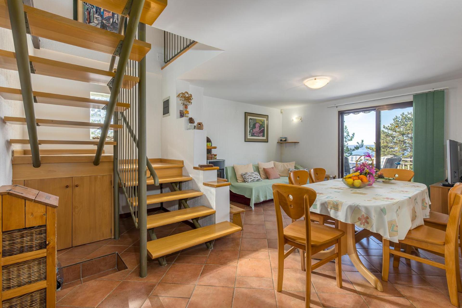 Apartment - Split Level photo 2