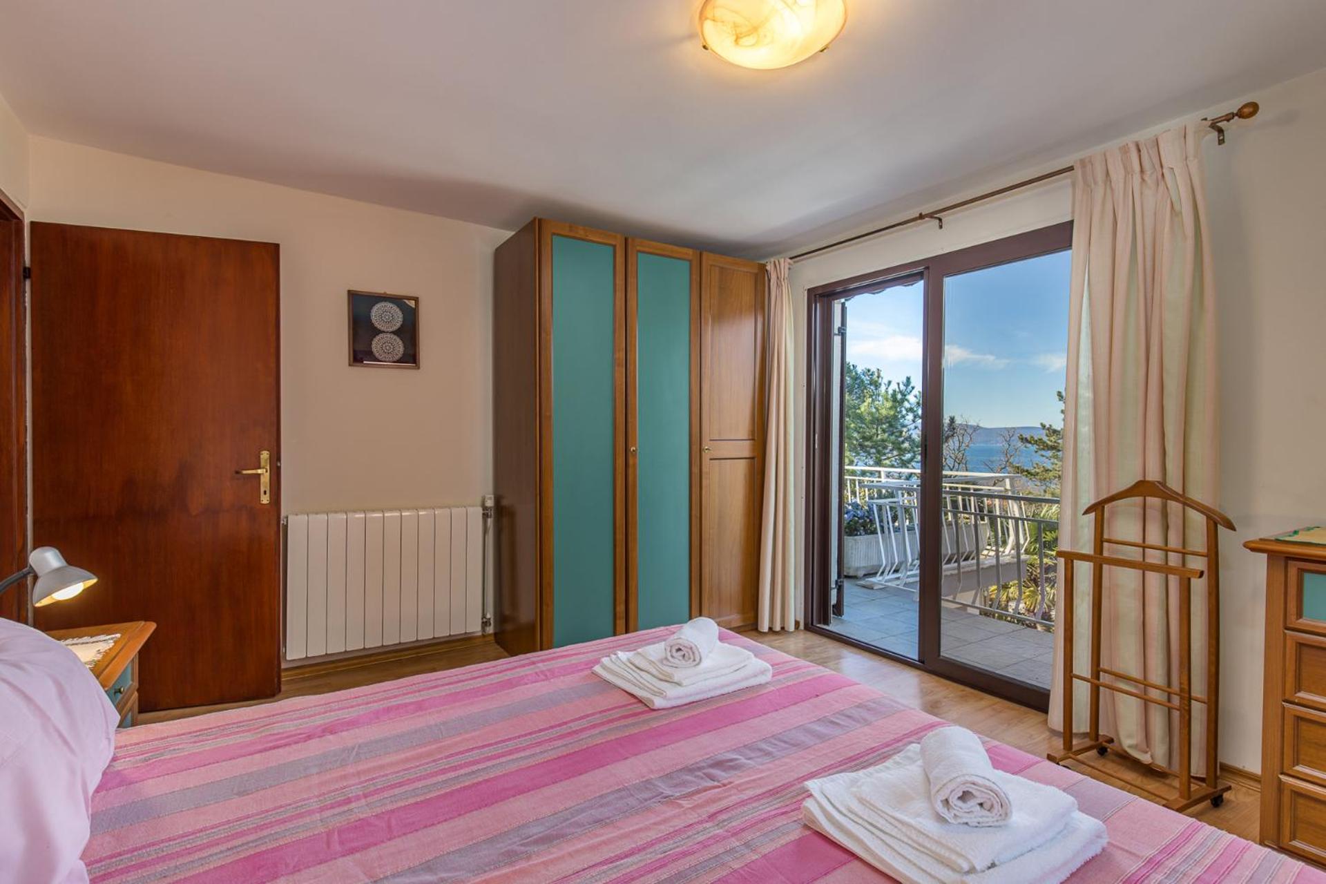 Apartment - Split Level photo 3