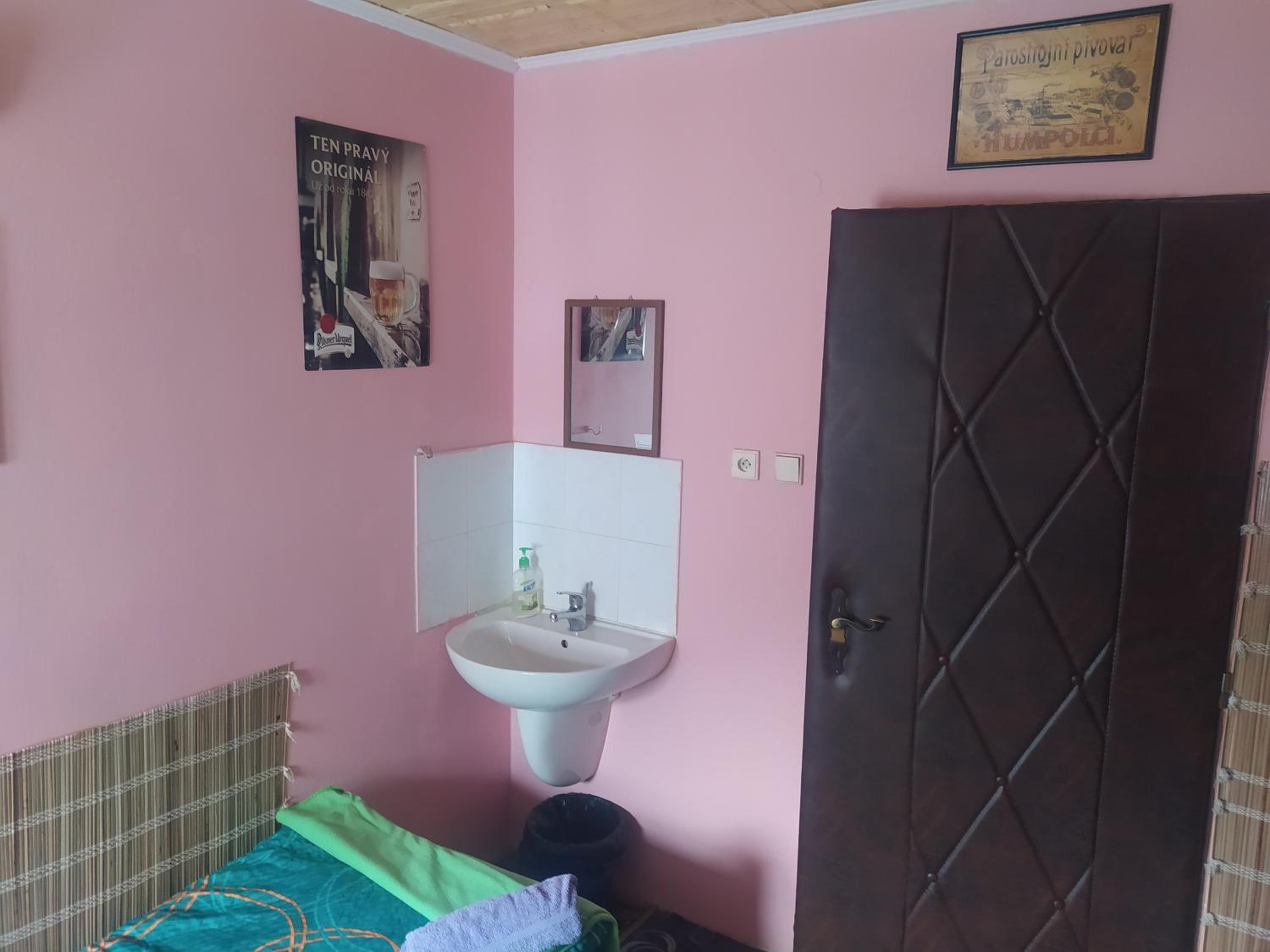 Twin Room with Shared Bathroom photo 1