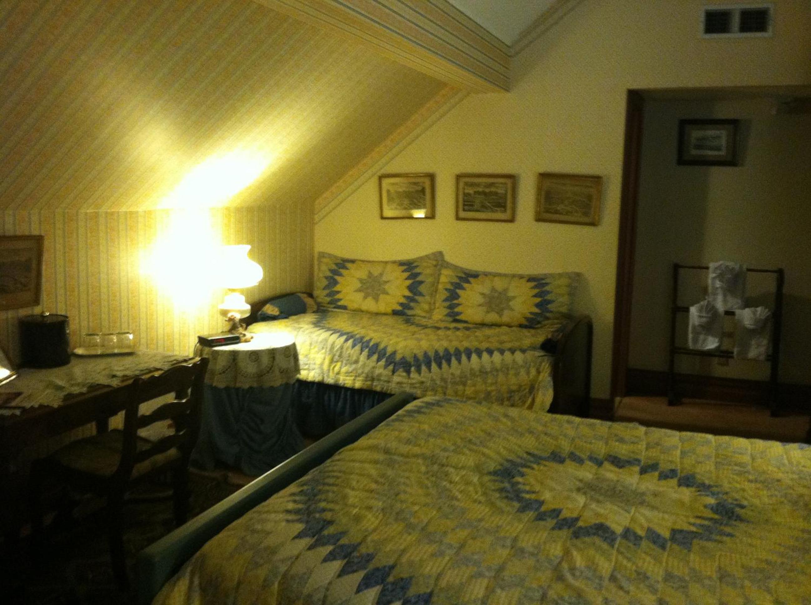 Standard Queen Room photo 1