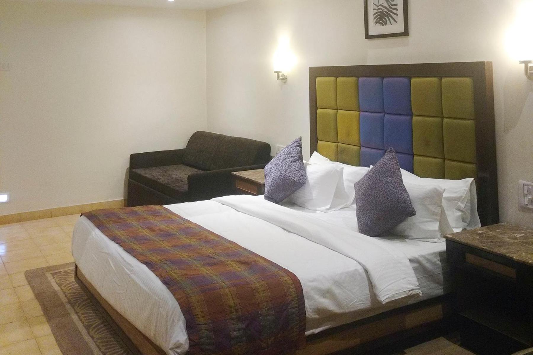 Executive Suite - Photo 1