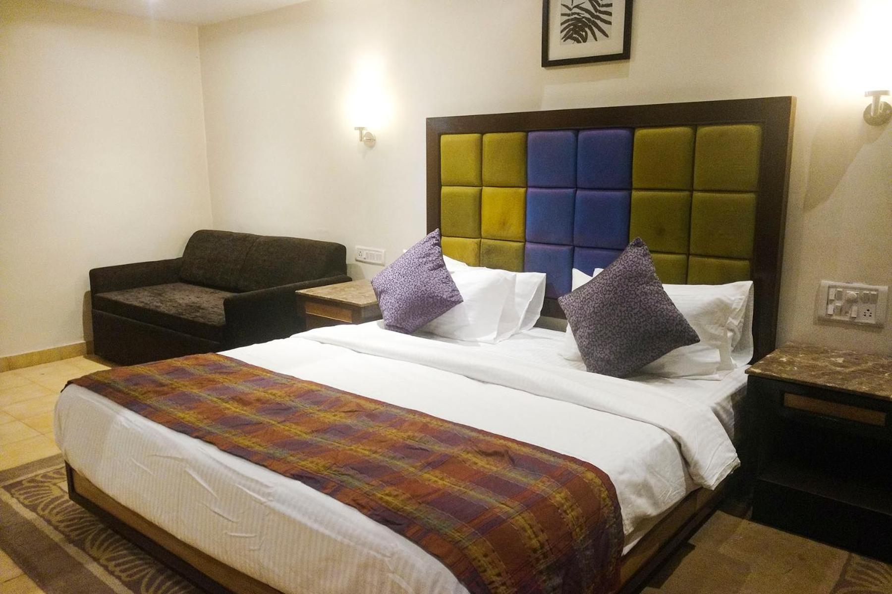 Executive Suite - Photo 6