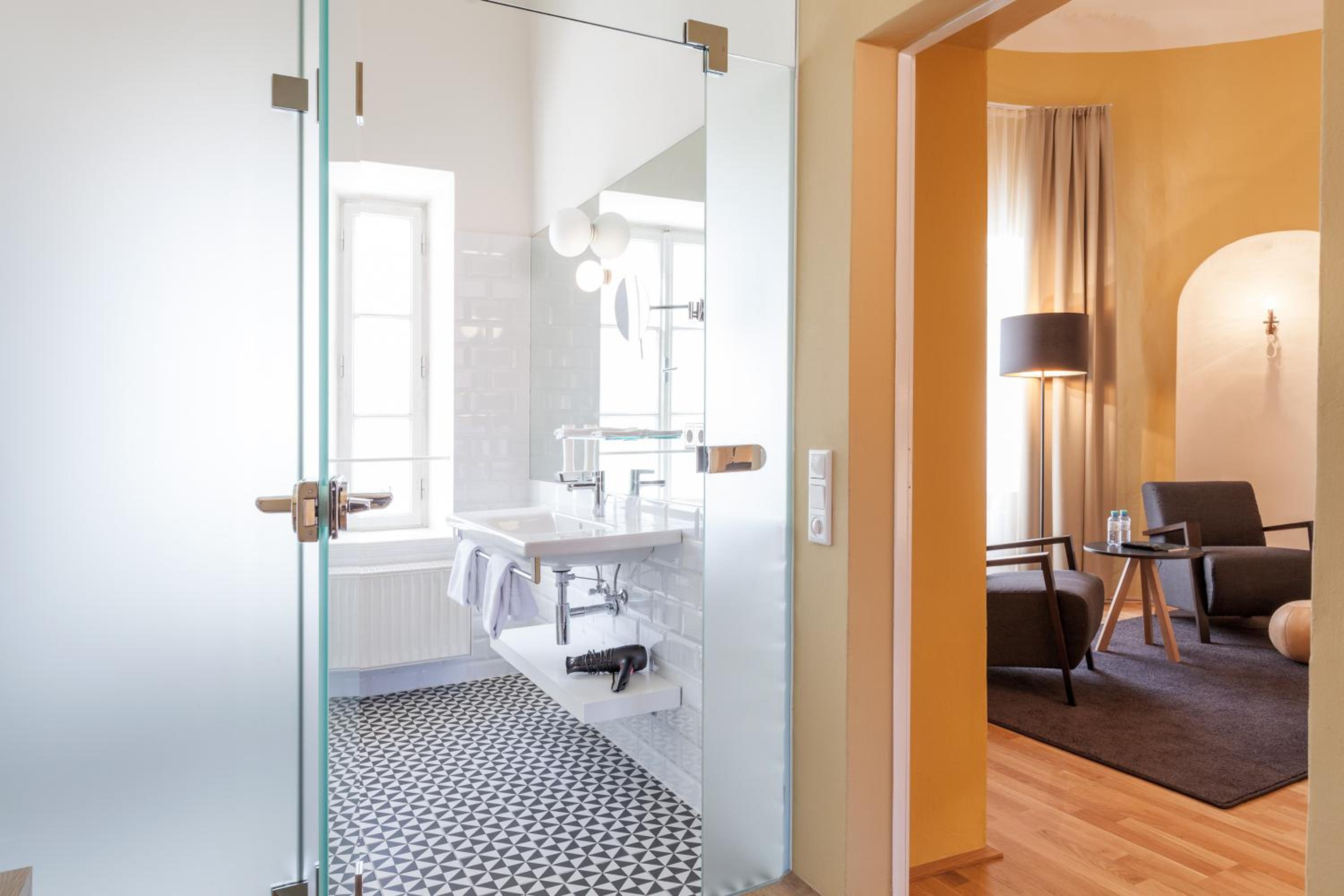 Premium Double Room - Meierhof Building photo 3