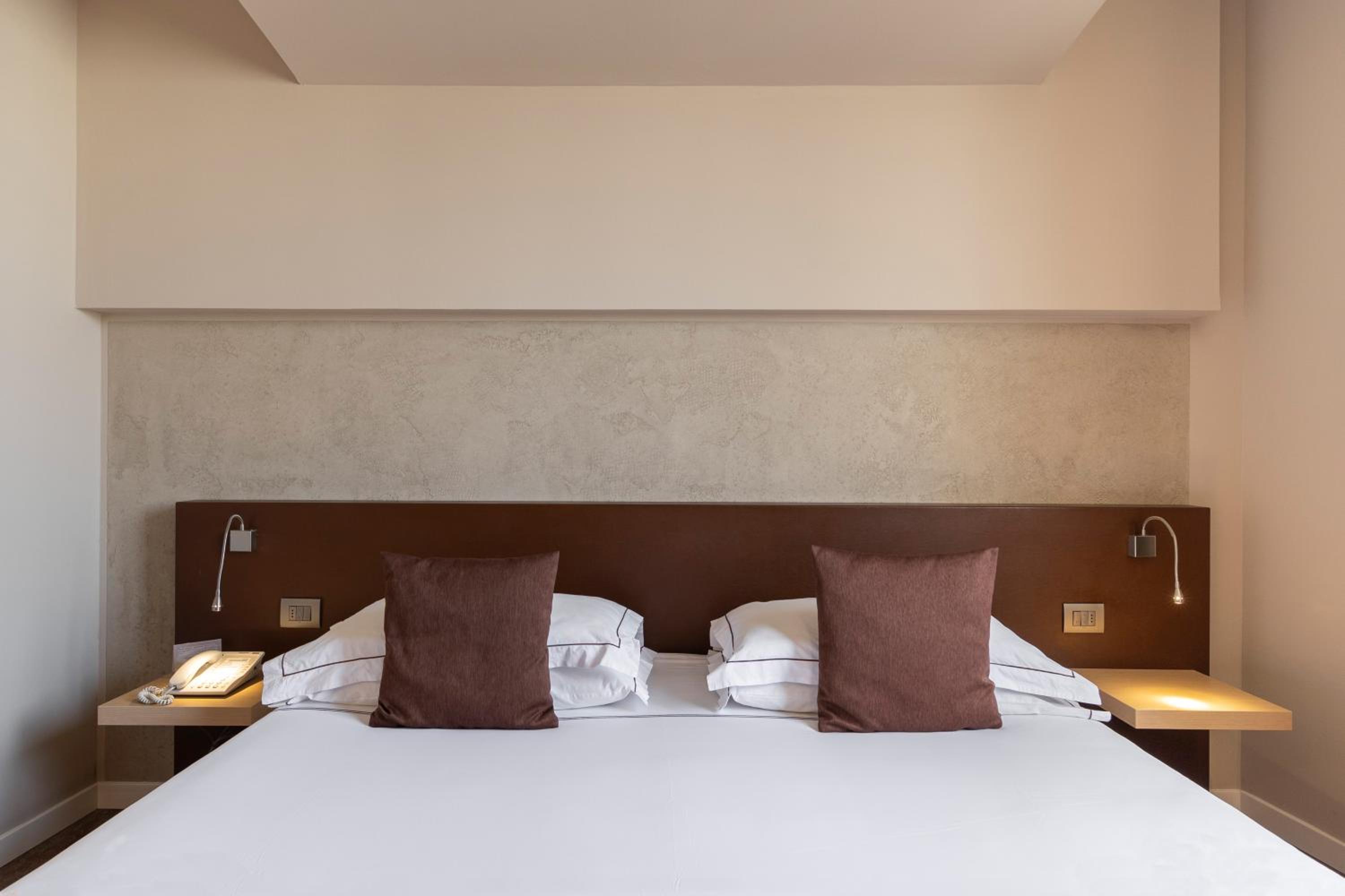 Double or Twin Room - Photo 1
