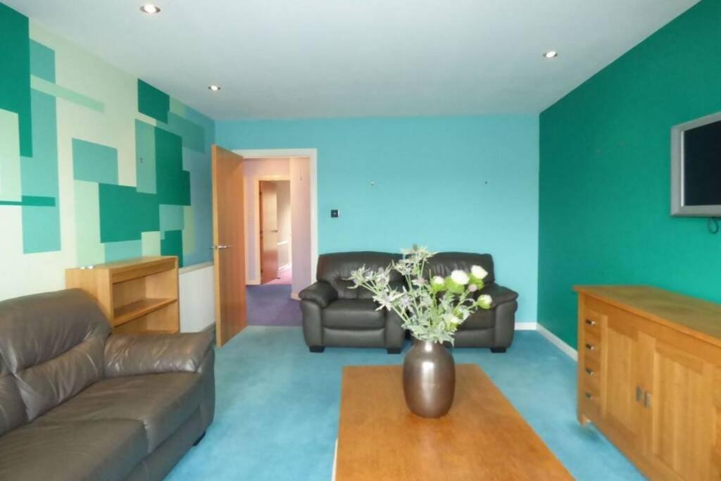 Two-Bedroom Apartment - Photo 9