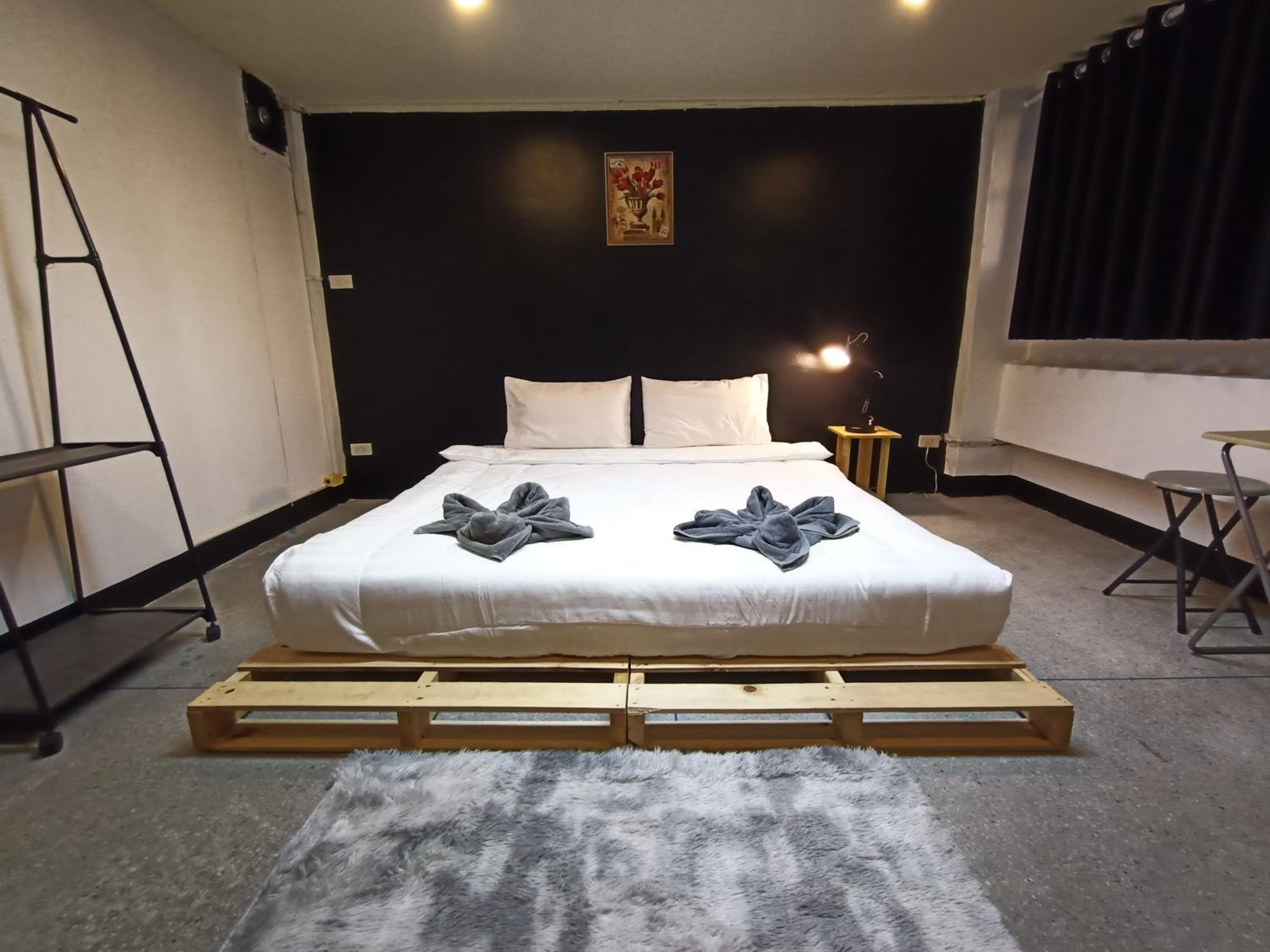 Budget Double Room - Photo 1
