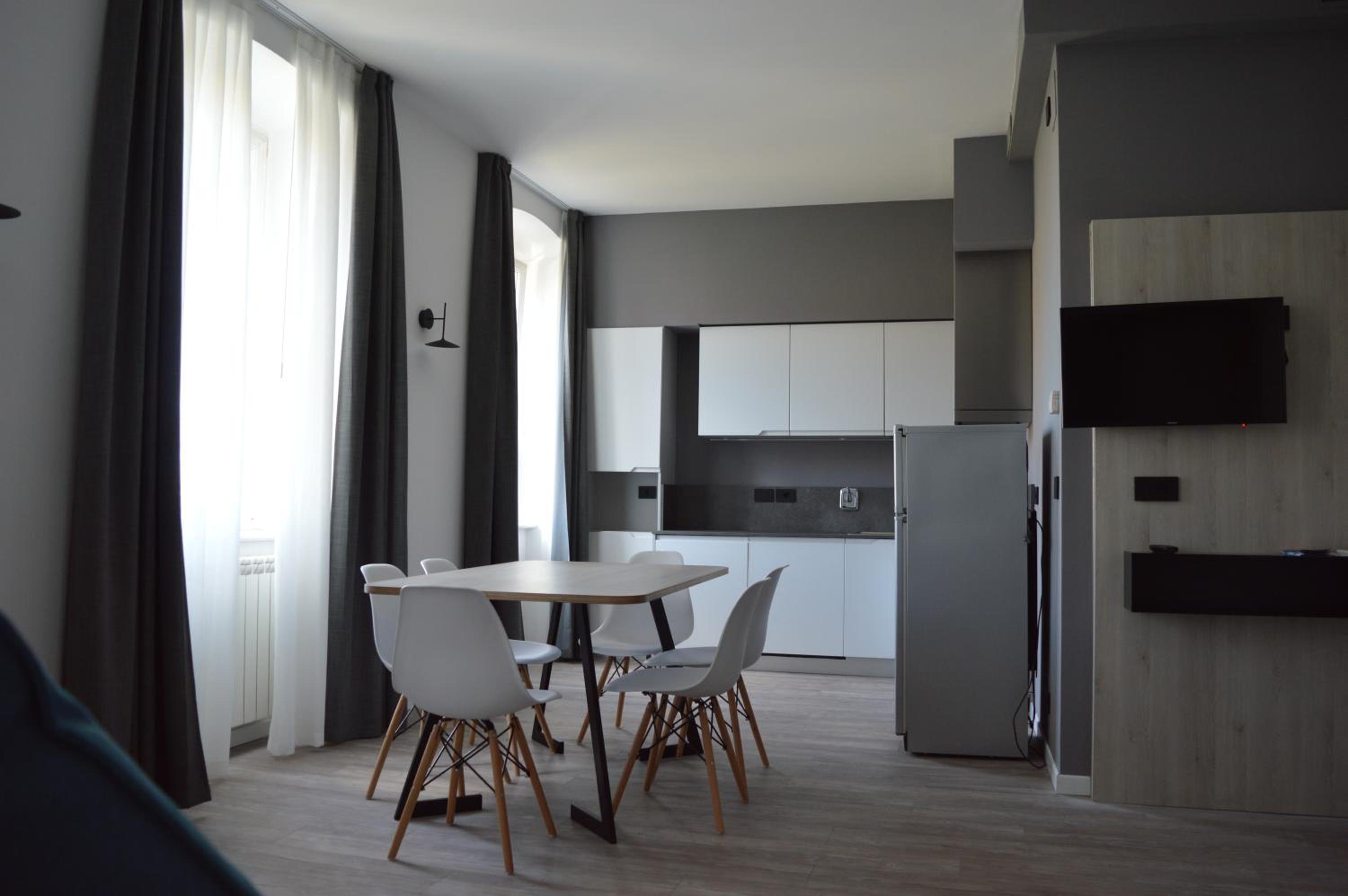 Deluxe Apartment - Photo 2