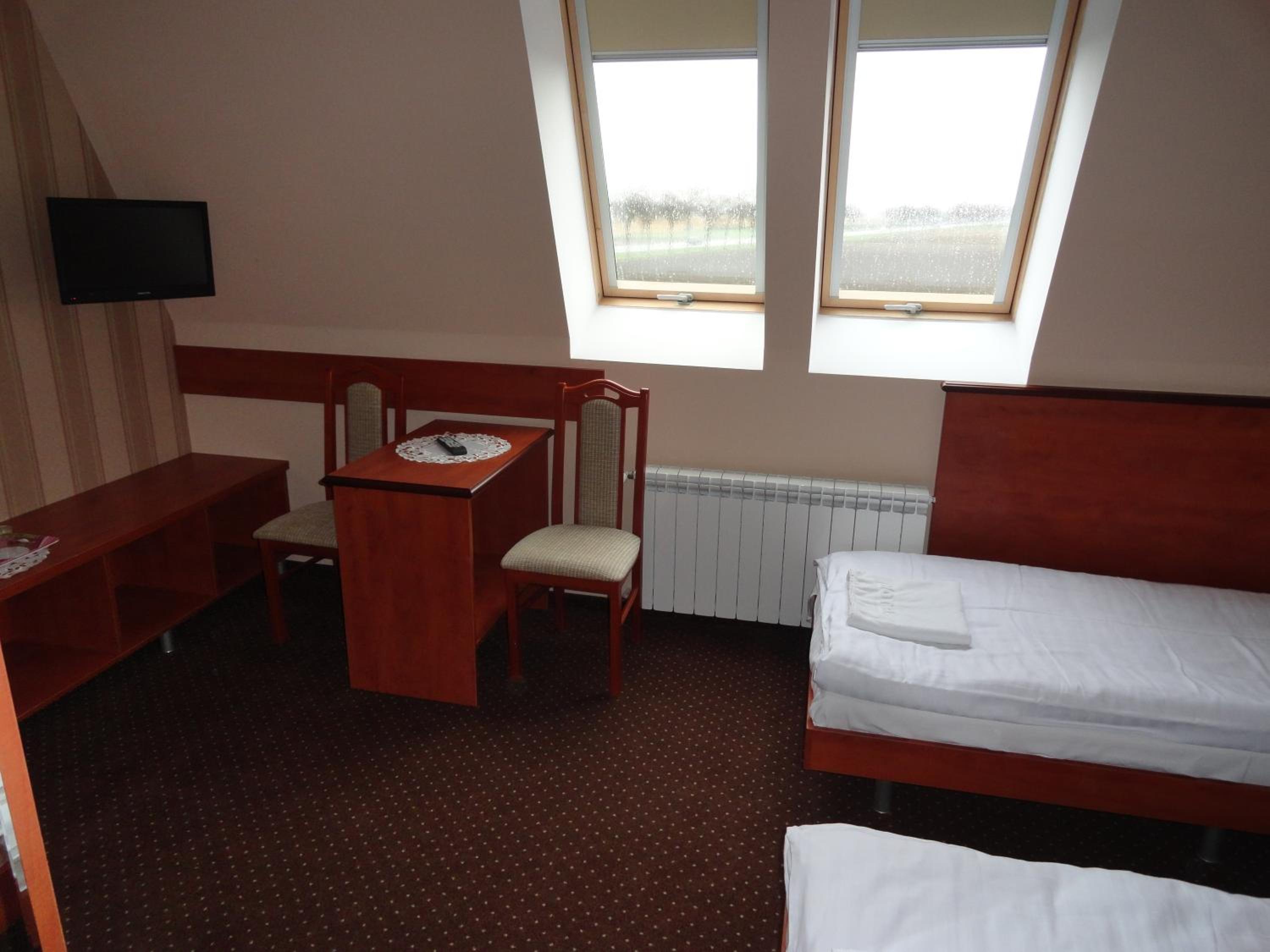Double Room with Private Bathroom - Photo 3