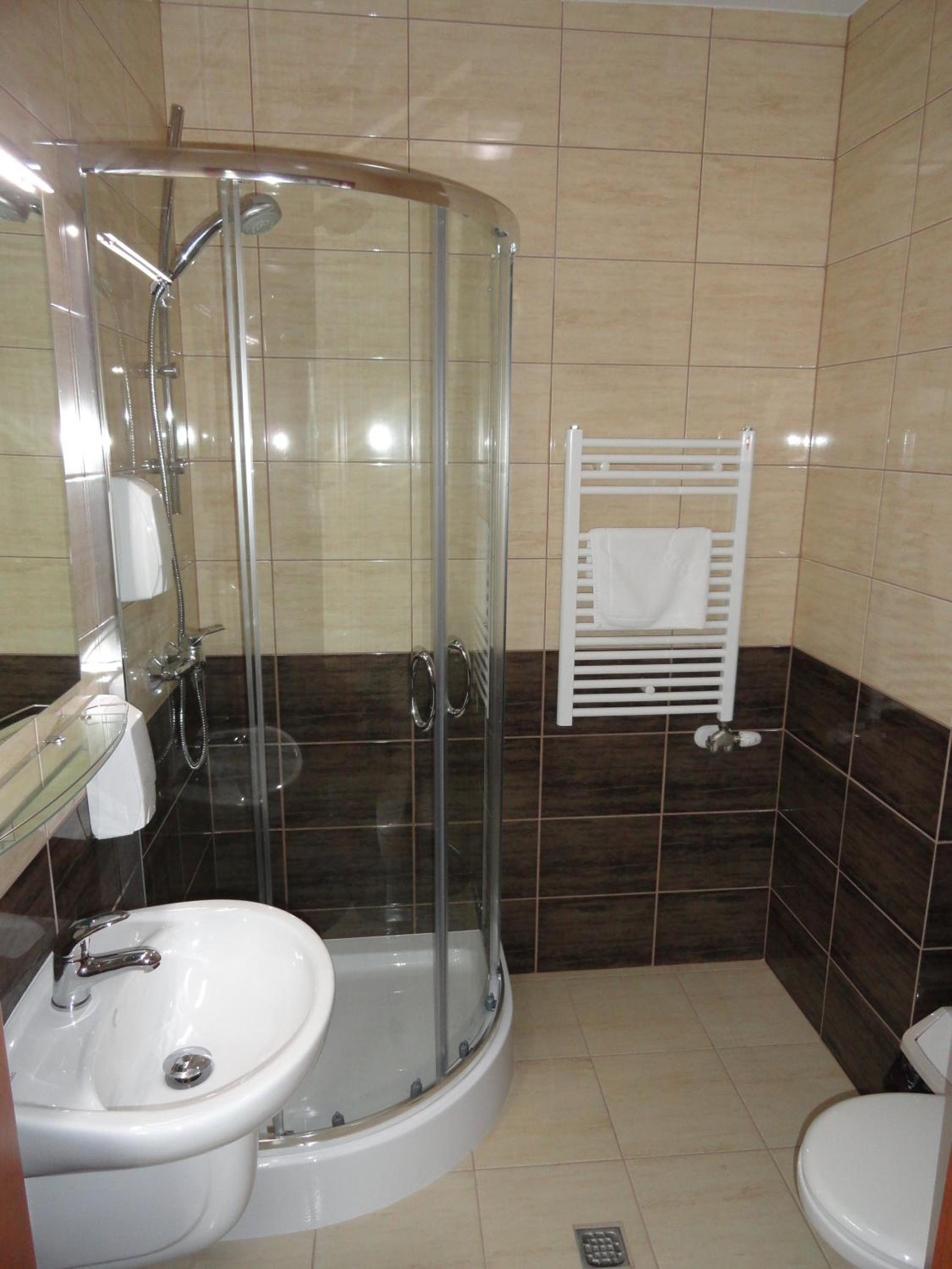 Double Room with Private Bathroom - Photo 2