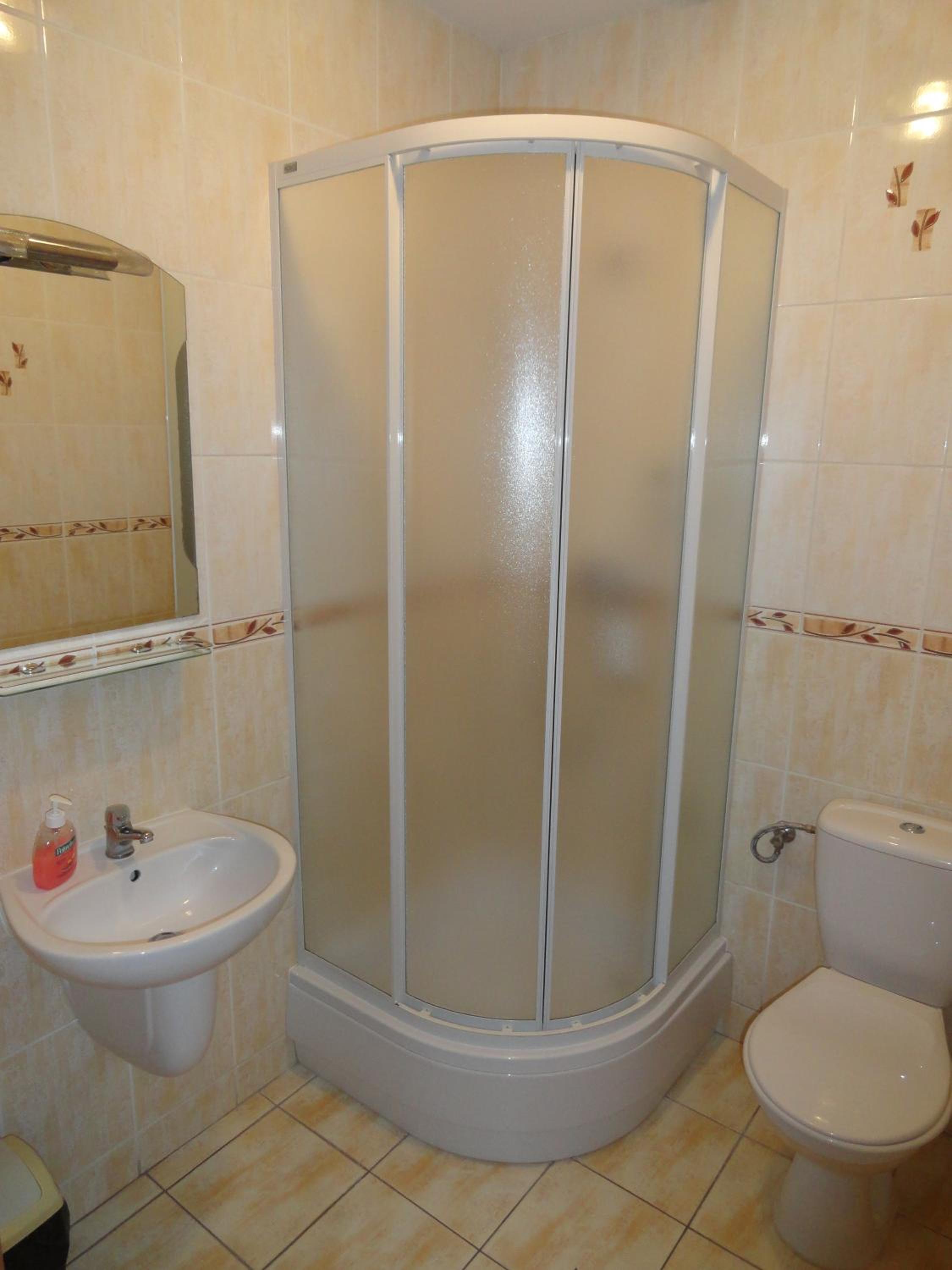 Double Room with Private Bathroom - Photo 4