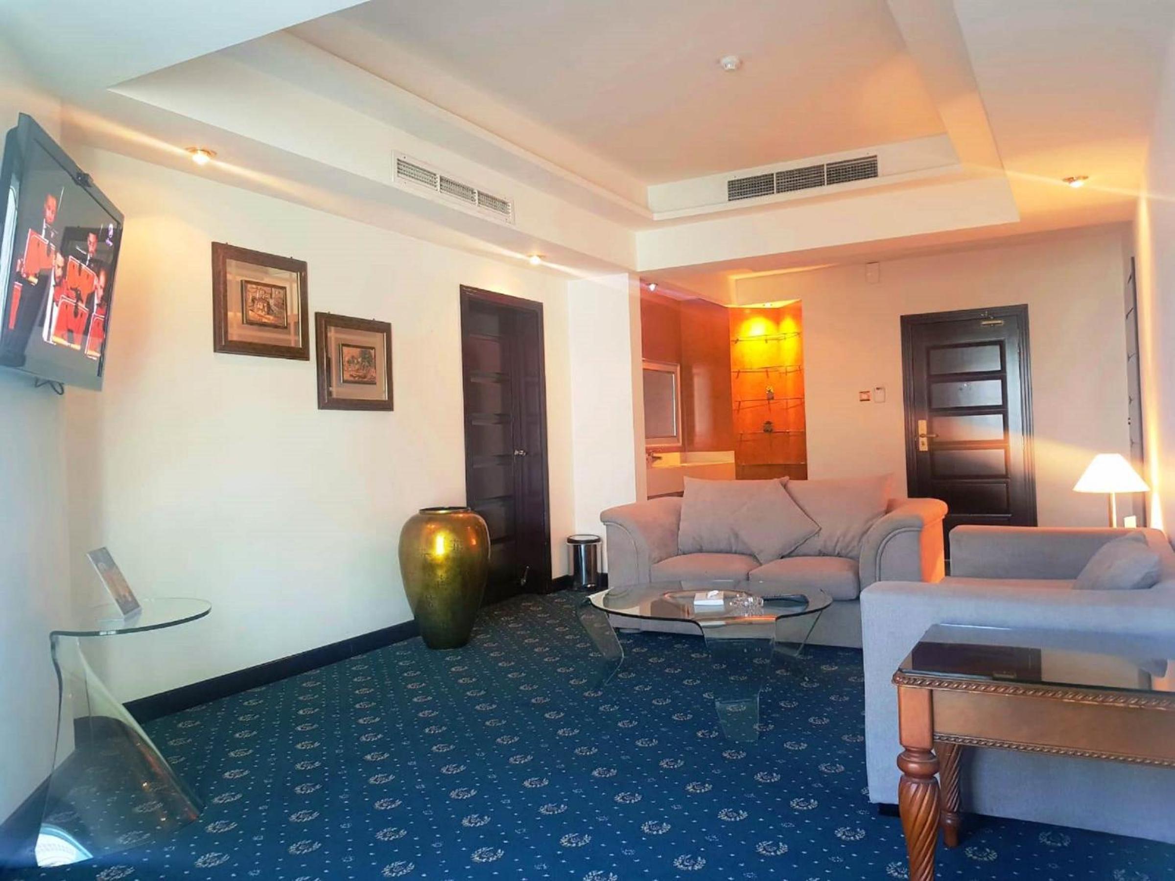 Deluxe Suite photo 2