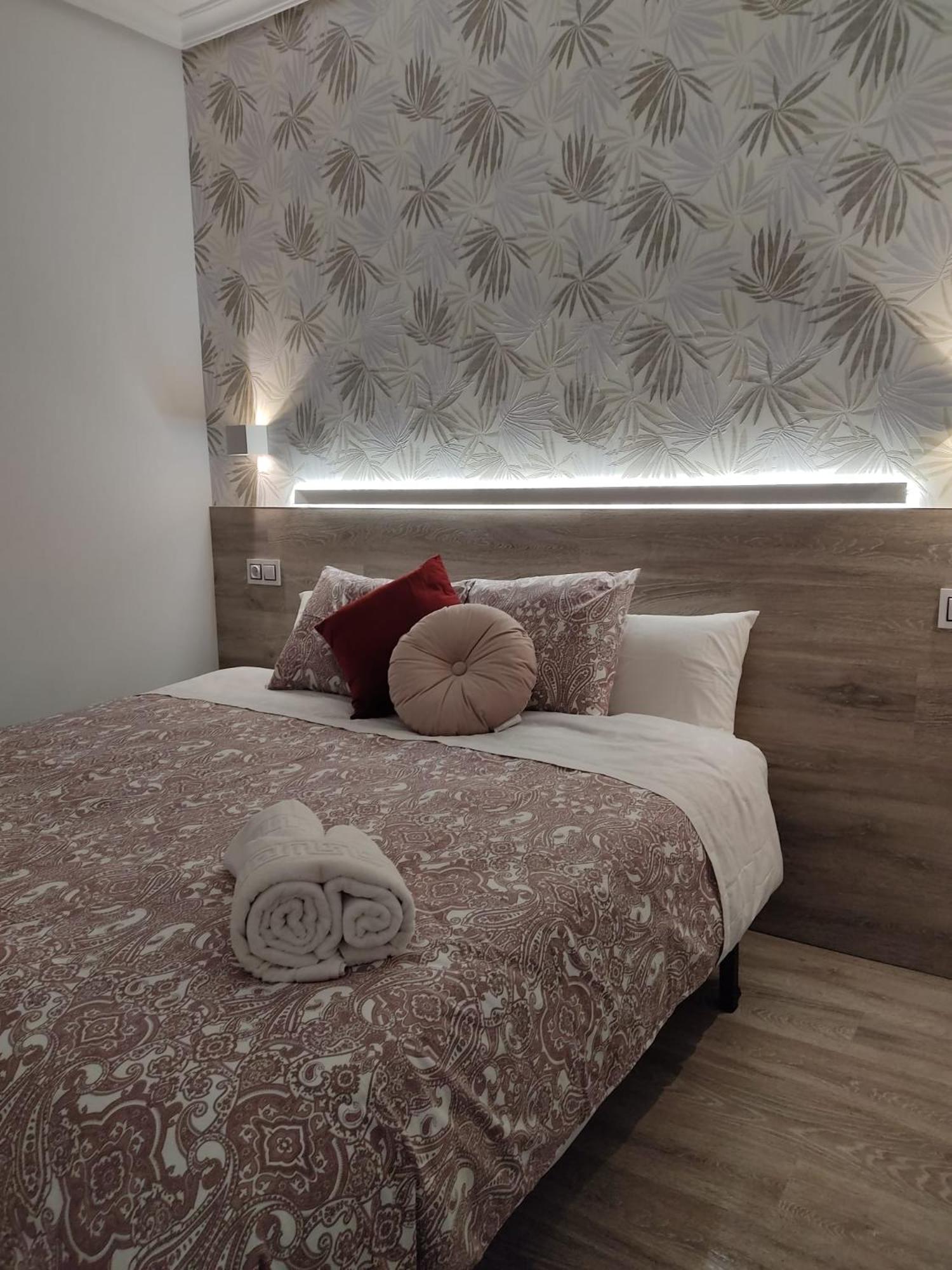 Double Room - Photo 7