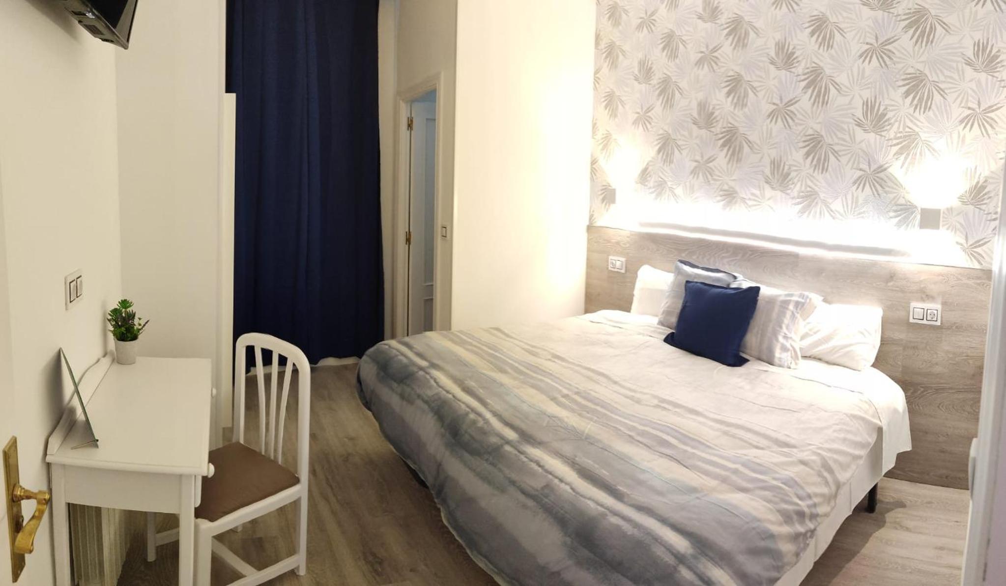 Double Room - Photo 6