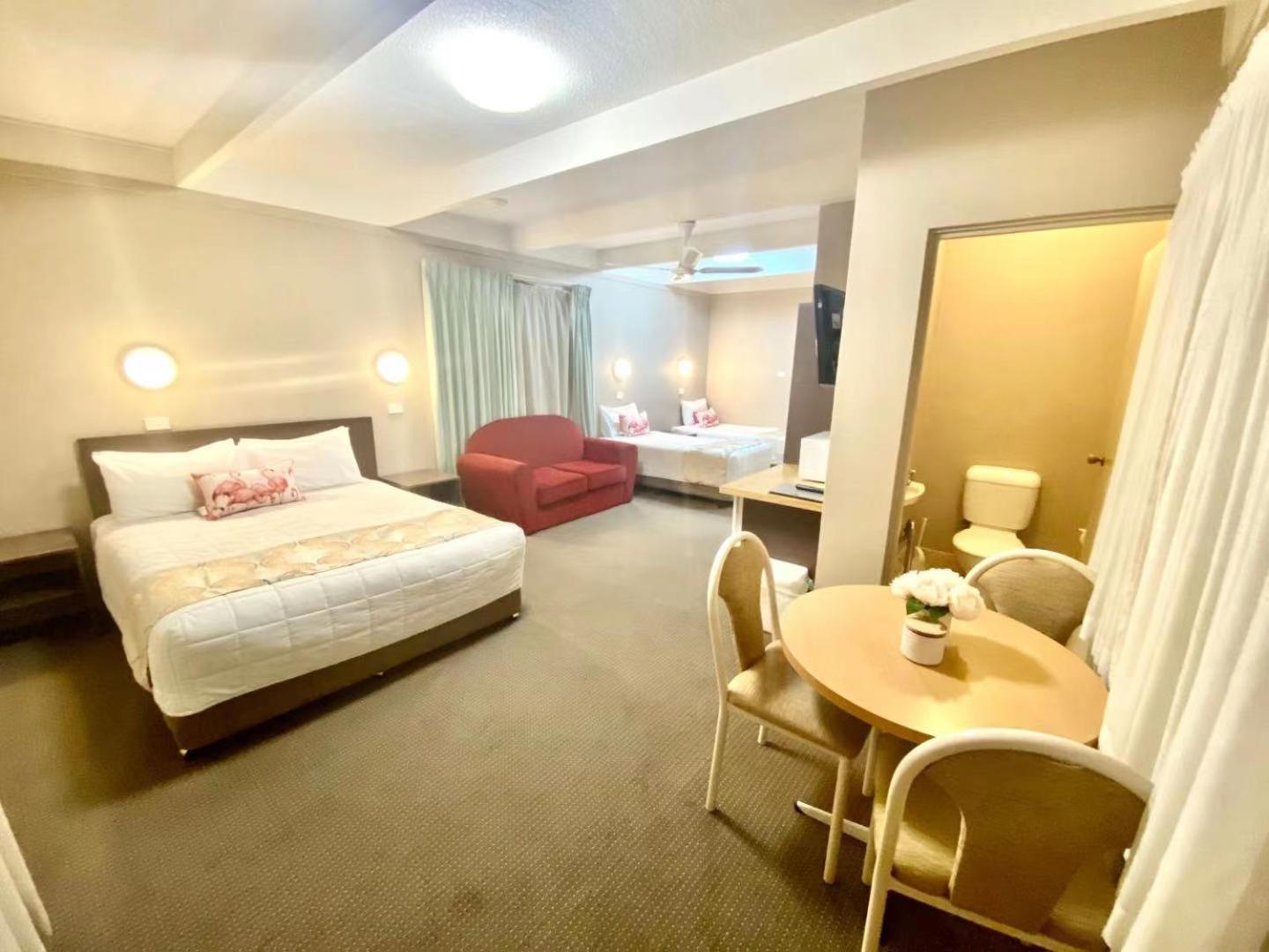 Deluxe Family Room photo 1