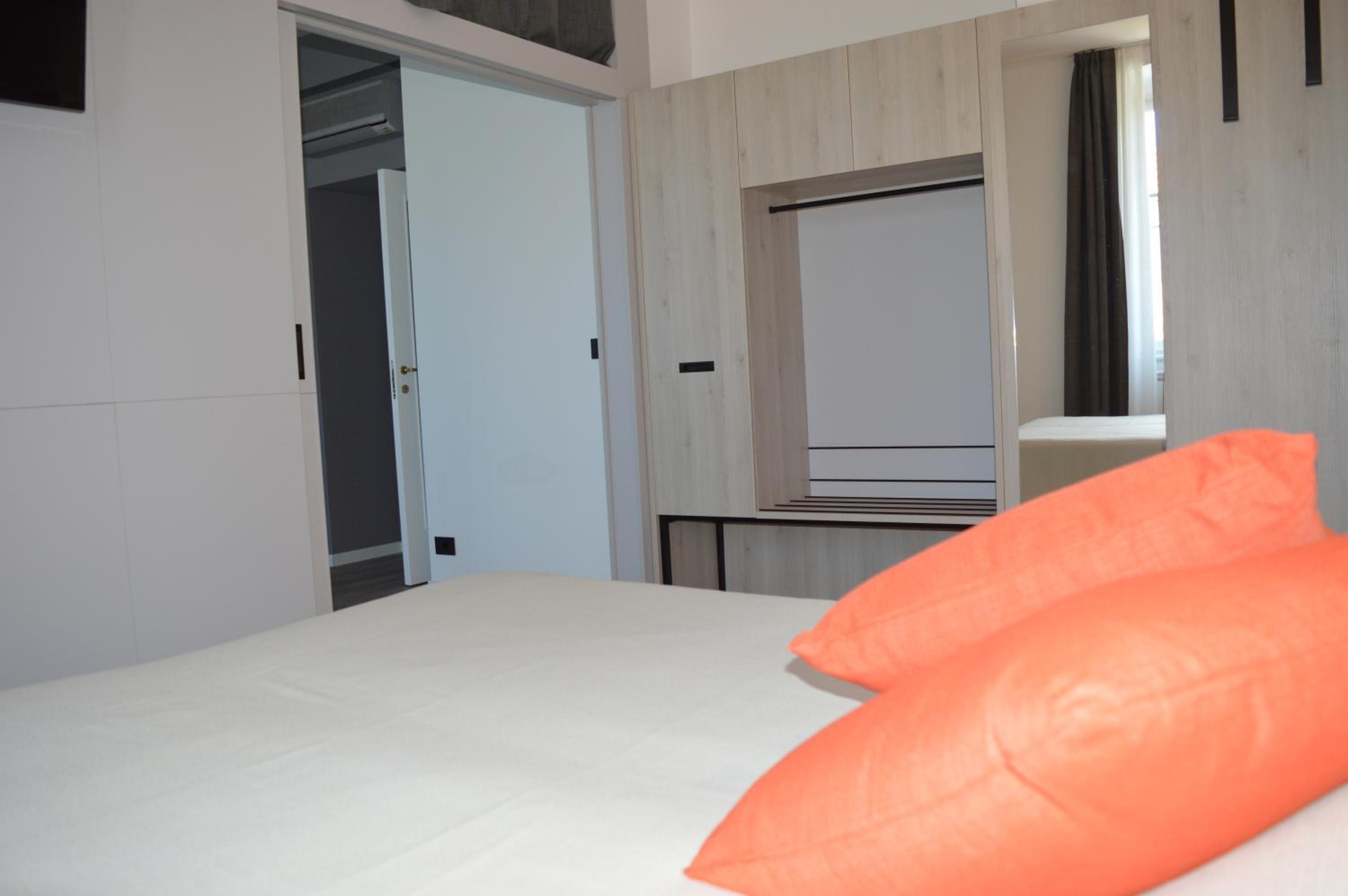 Deluxe Apartment - Photo 7