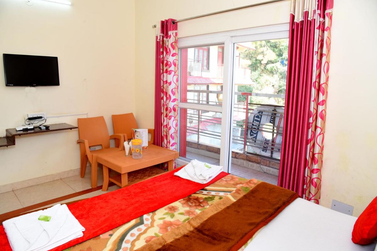 Deluxe Double Room with Balcony photo 3