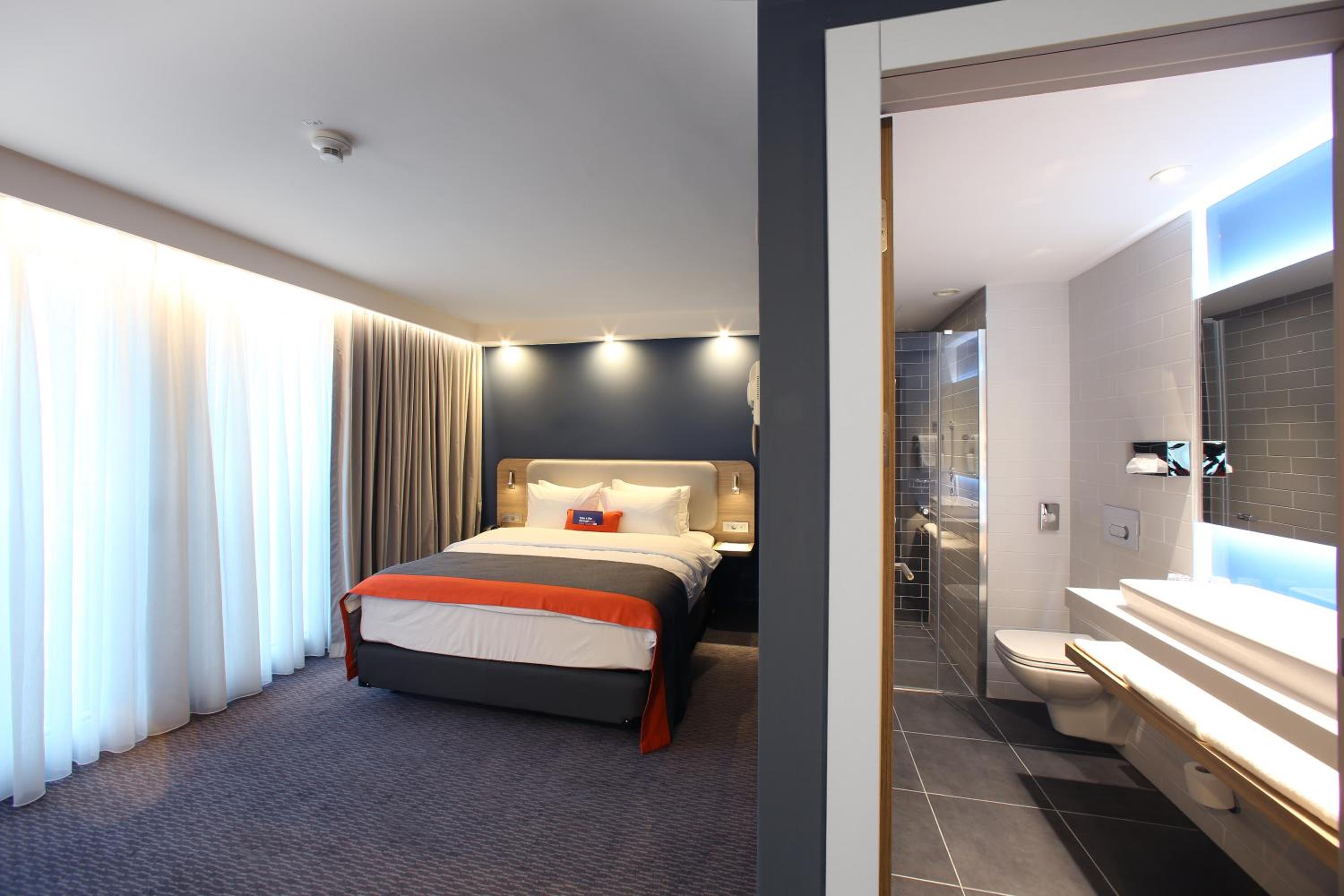 Standard Queen Room - Free Breakfast - Photo 2