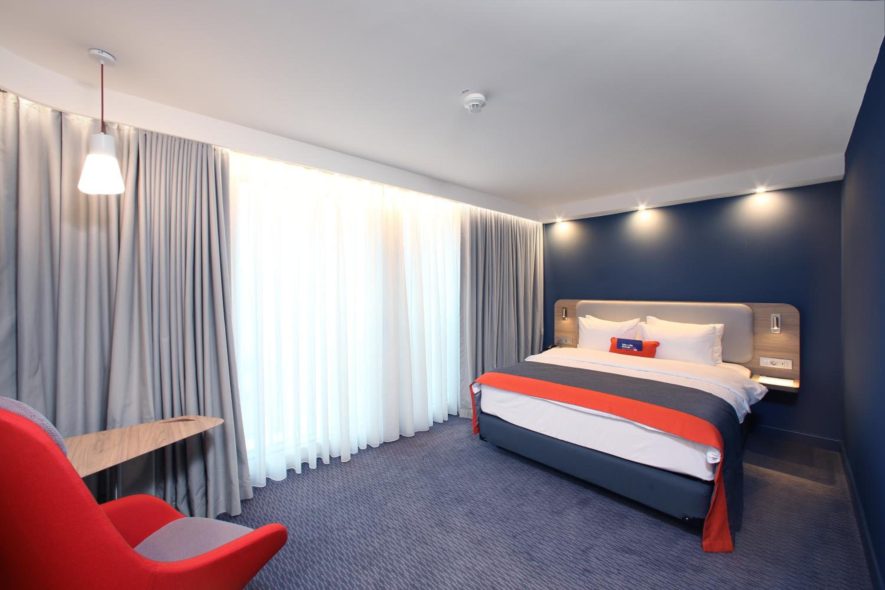 Standard Queen Room - Free Breakfast - Photo 6