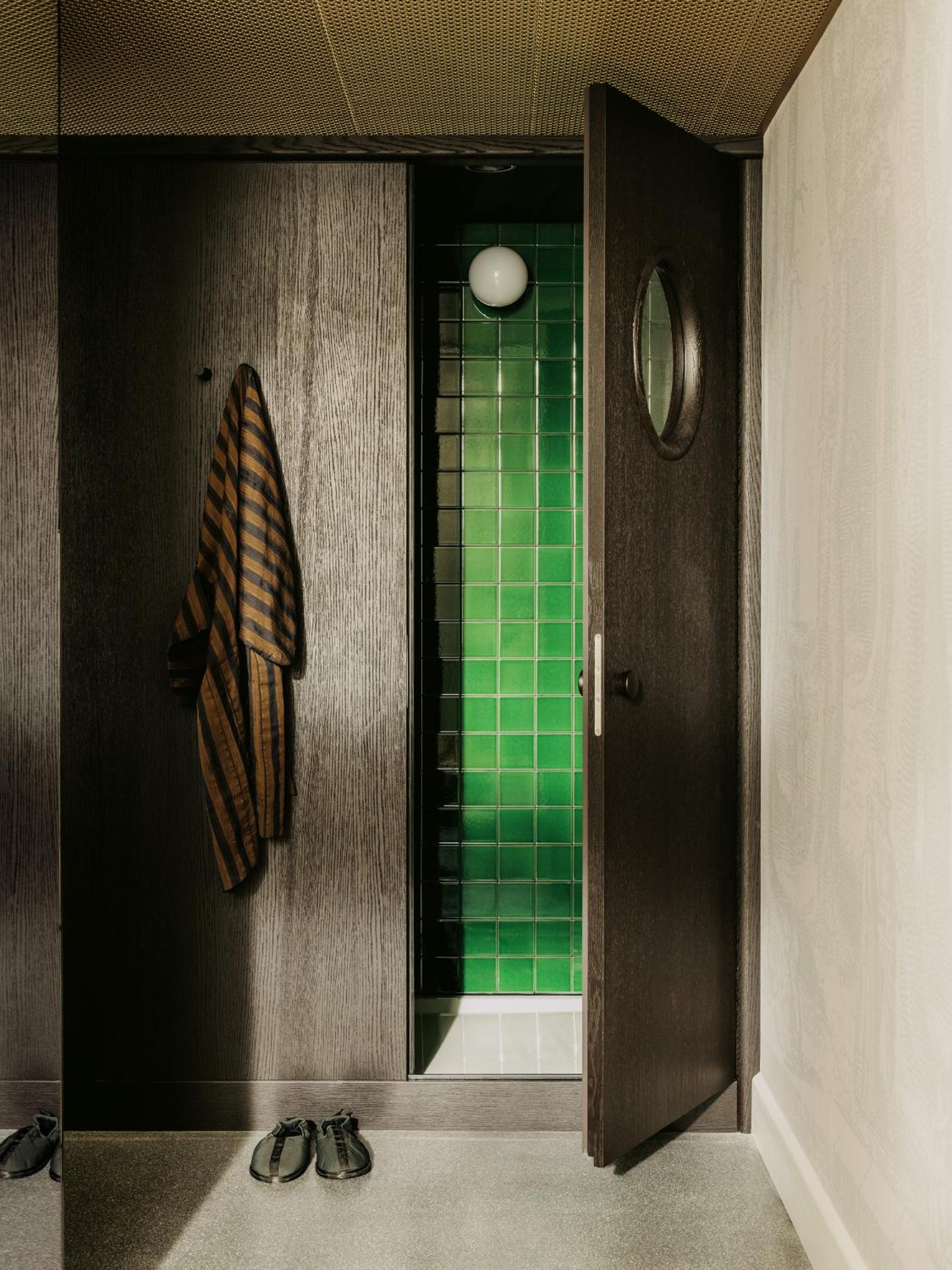 Top Floor Signature Design Room - Photo 2