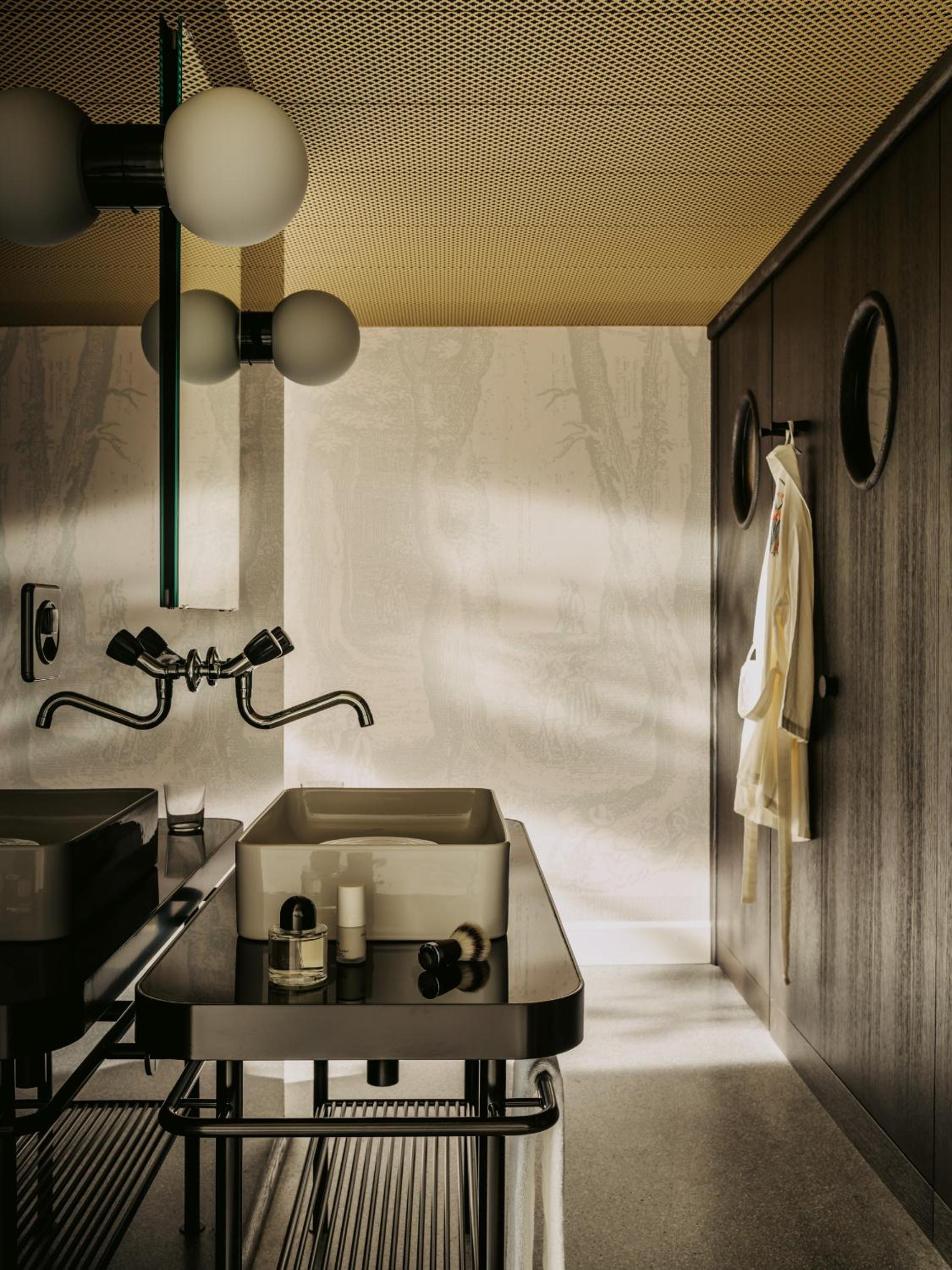Corner  Room - Photo 5