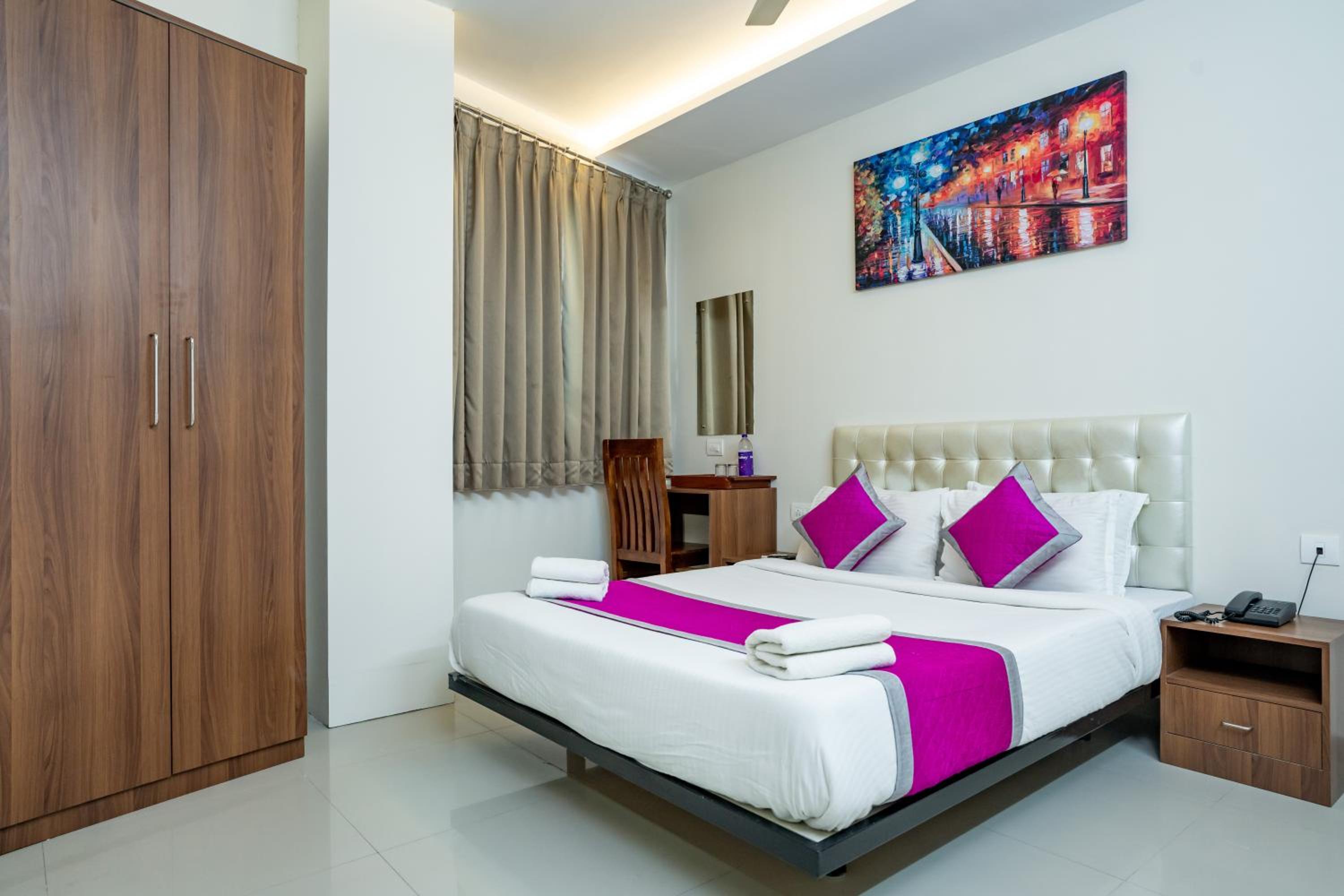 Deluxe Room - Photo 23