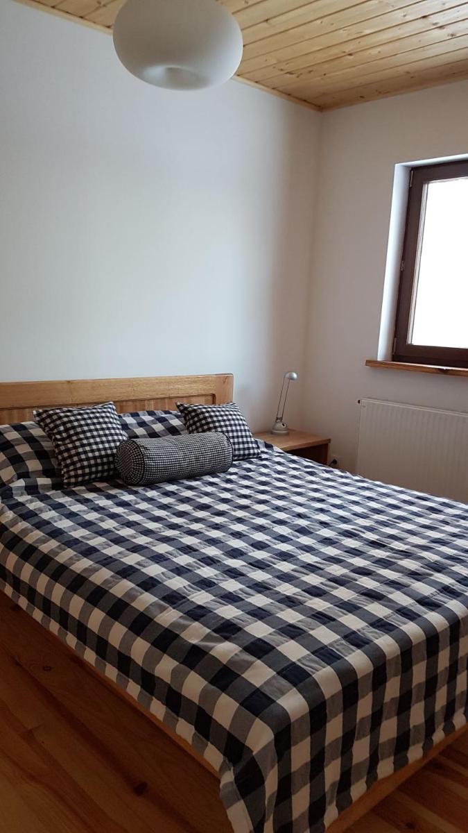 Five-Bedroom House photo 1